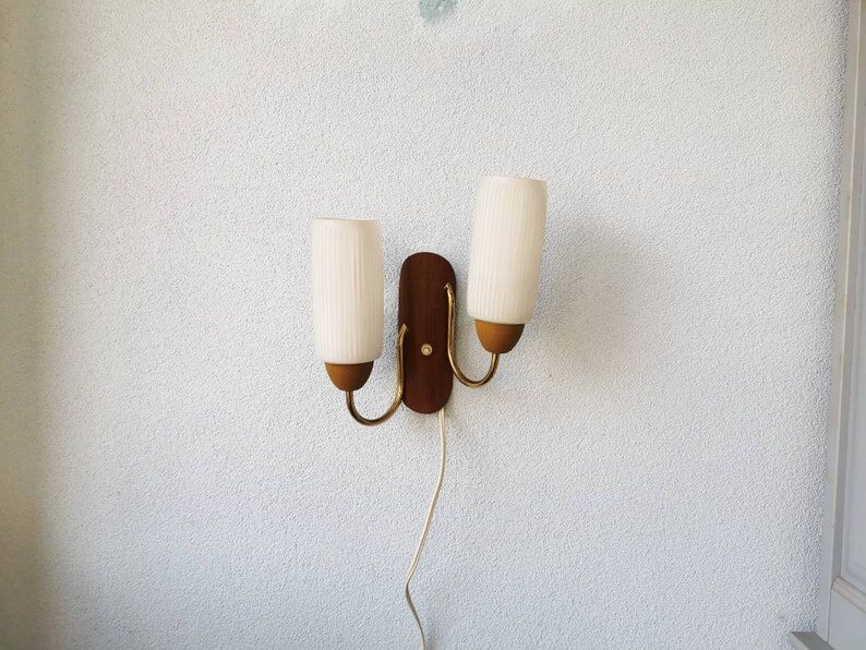 Teak wall lamp for the 70s