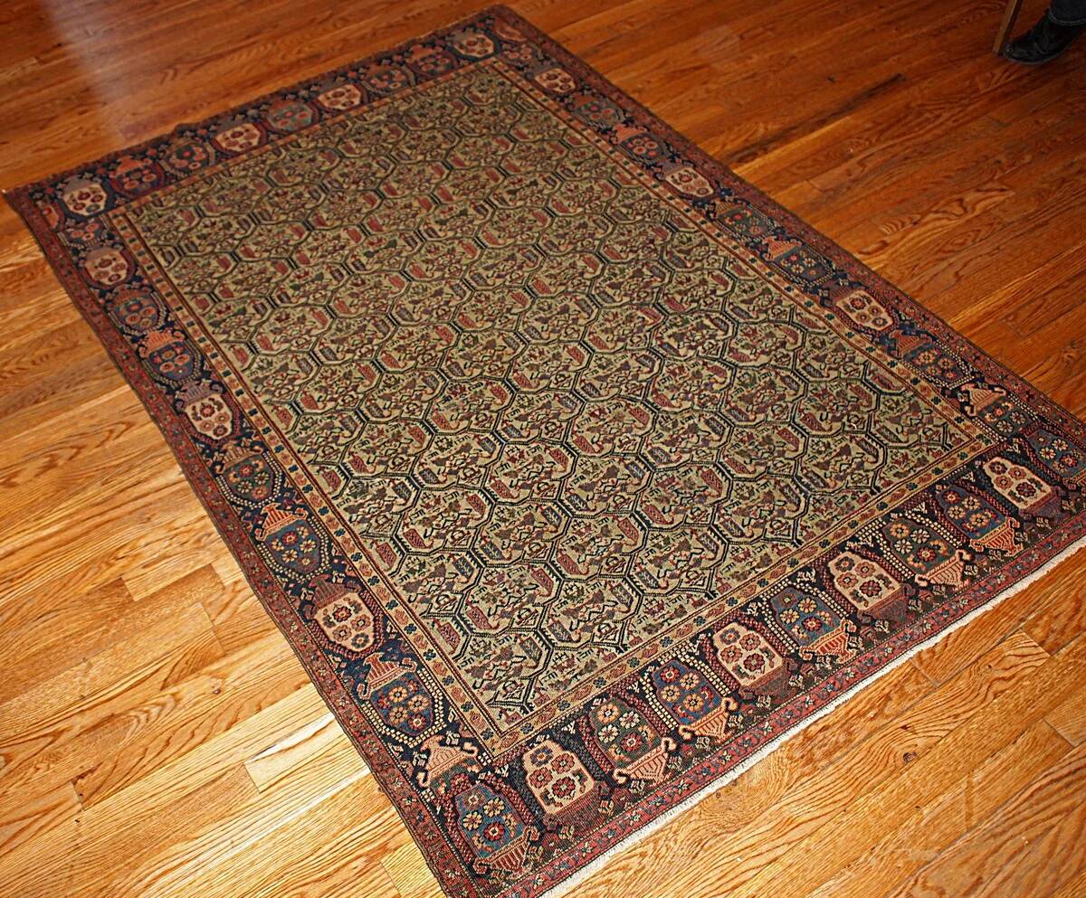 Handmade antique Persian Farahan rug 131cm x 195cm 1860s