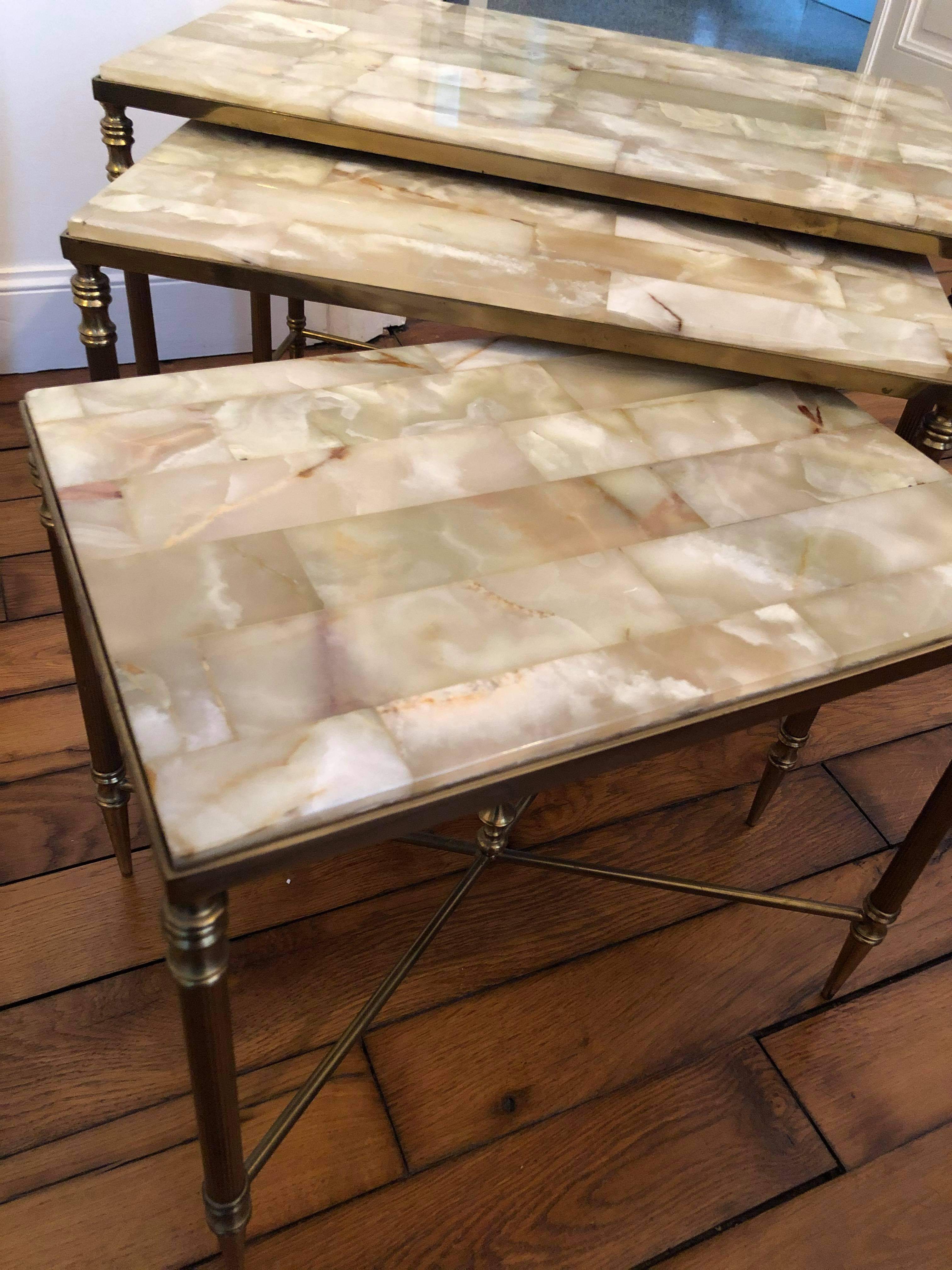 Coffee table trundles