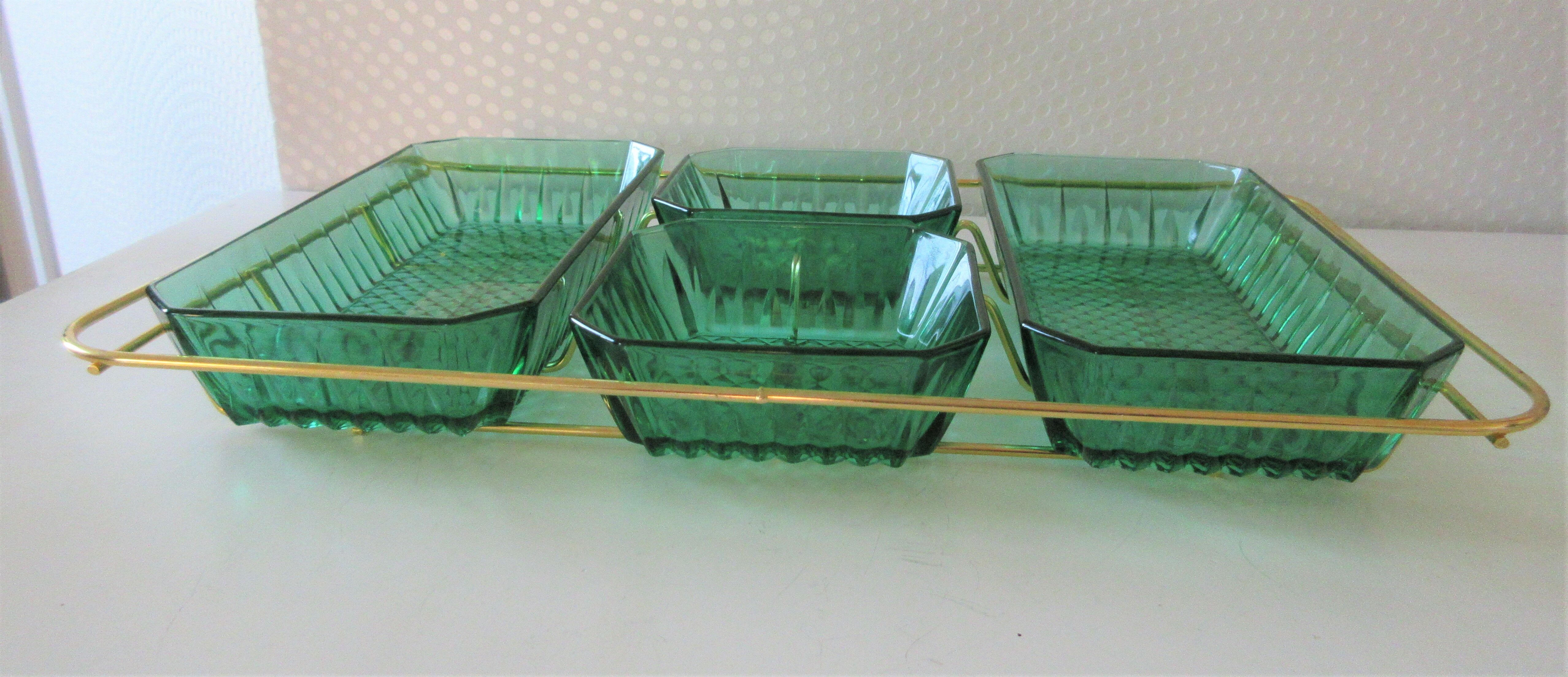 Golden vintage aperitif tray with green ramekins Arcoroc-France