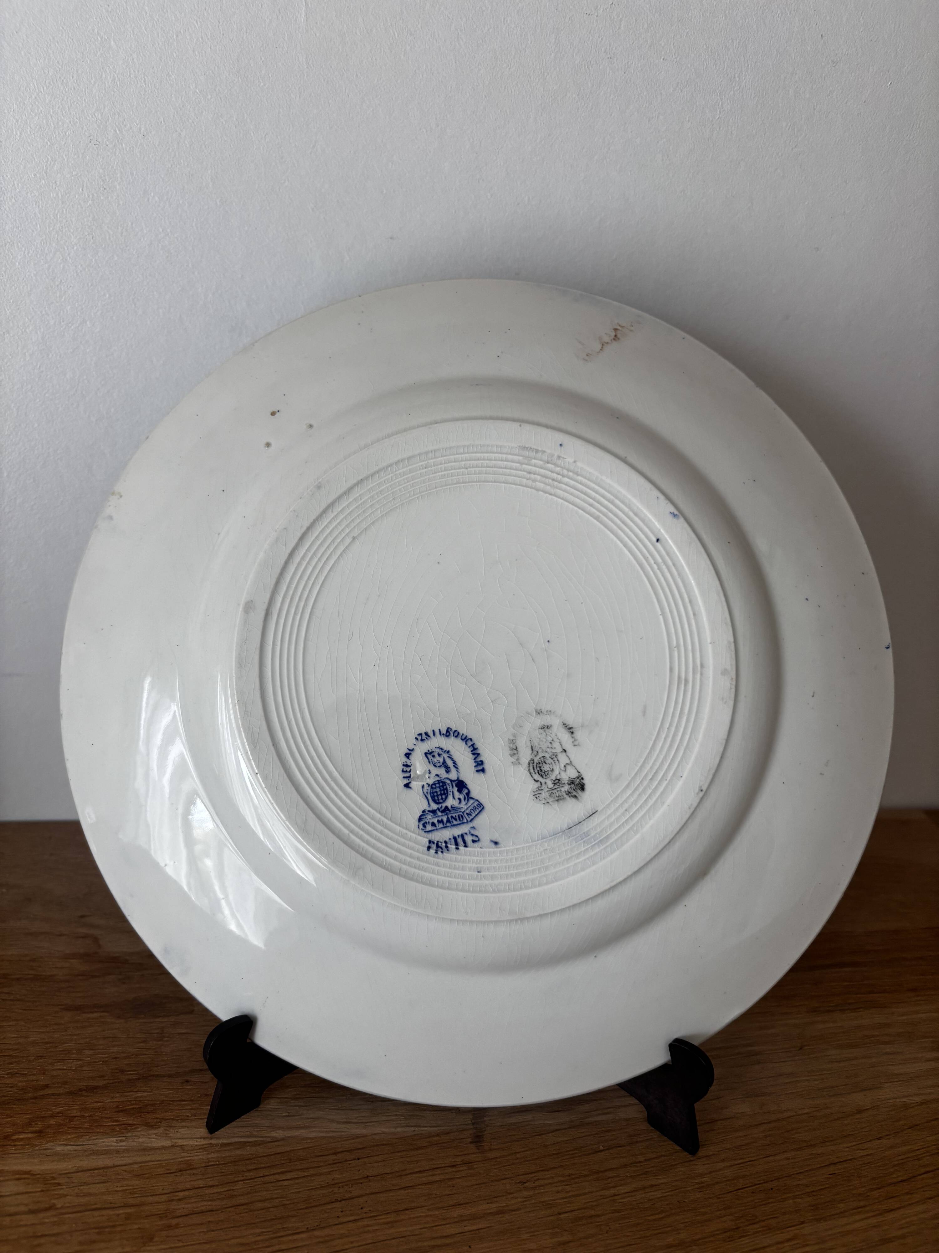 Ancienne assiette faïence St Amand fruits bleu
