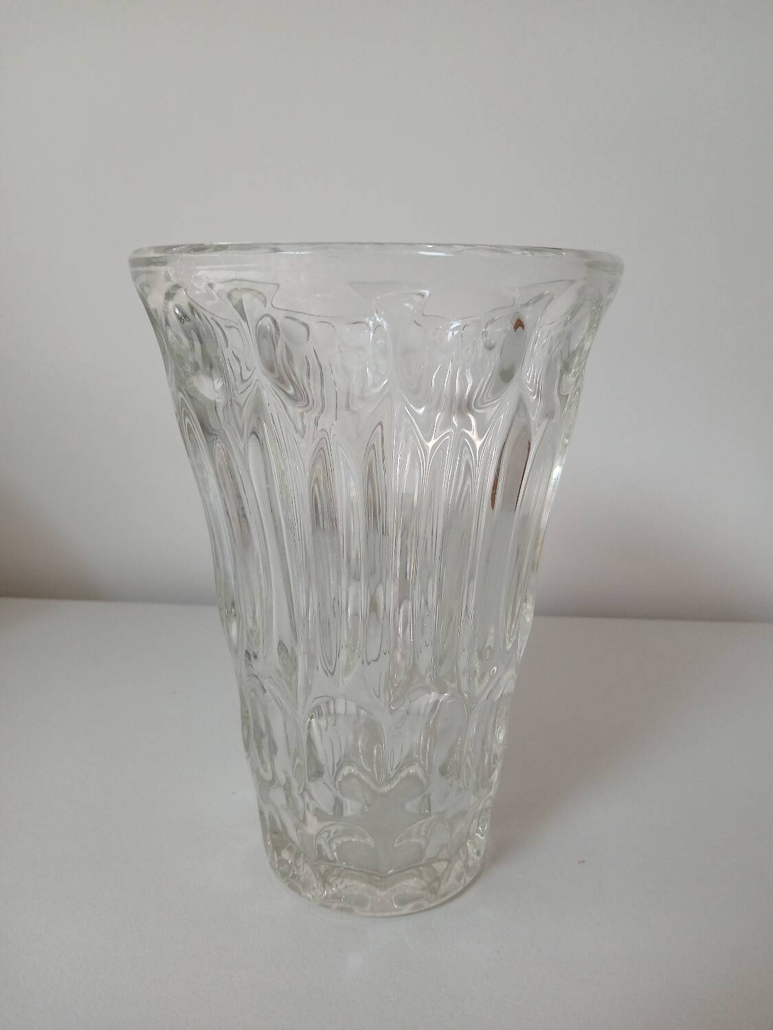 Chiseled glass vase