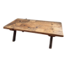 Table basse brutaliste en bois