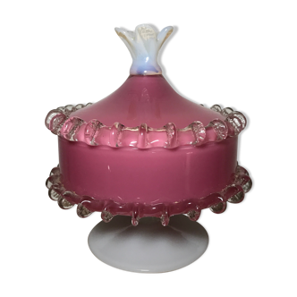 Candy box in pink and white opaline glass, blown glass finish