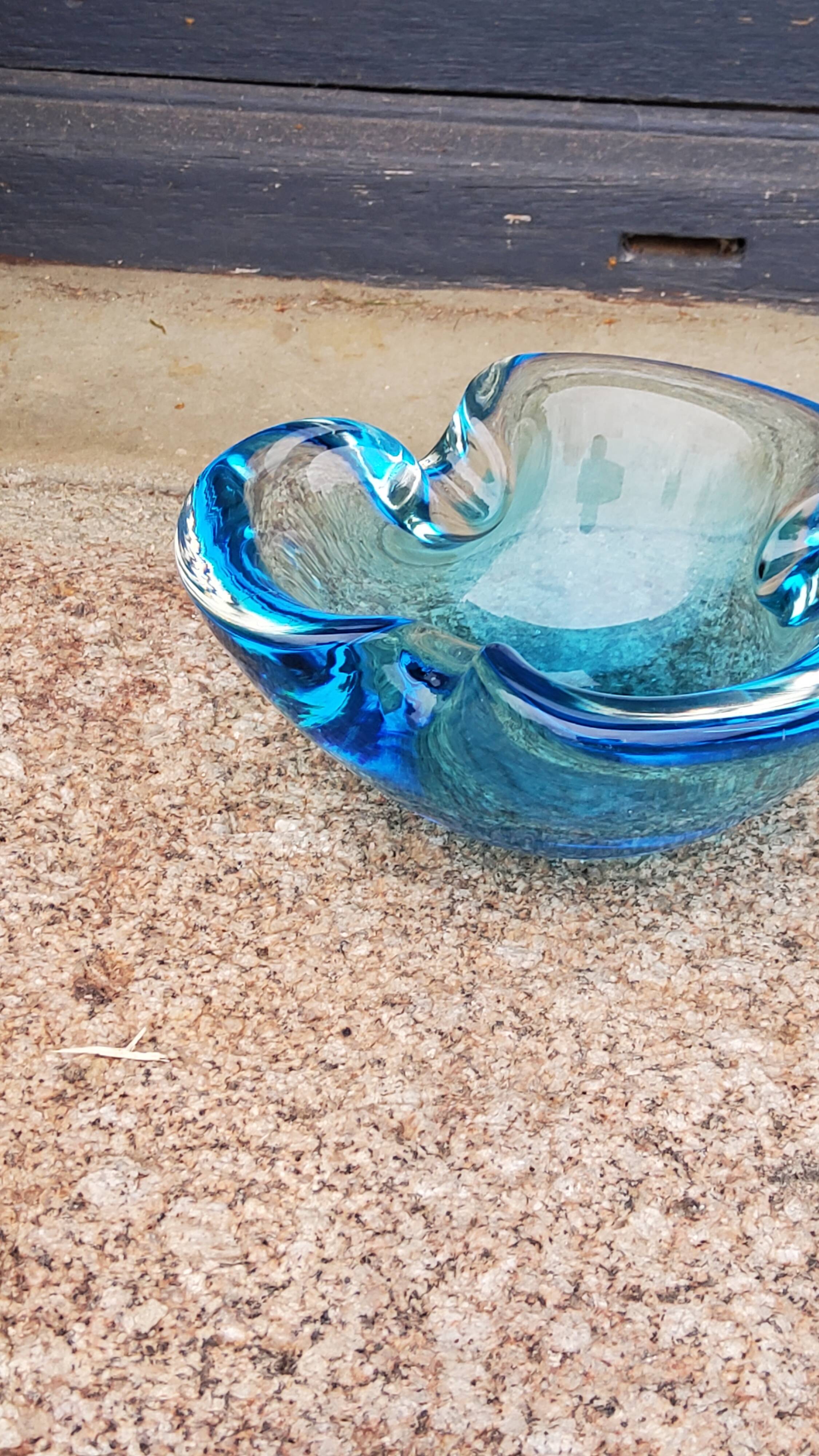 Cendrier en verre de murano de couleur bleue des années 50