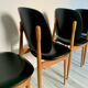 Lot de 4 chaises vintage "Pégase" – design Baumann, bois clair & skaï