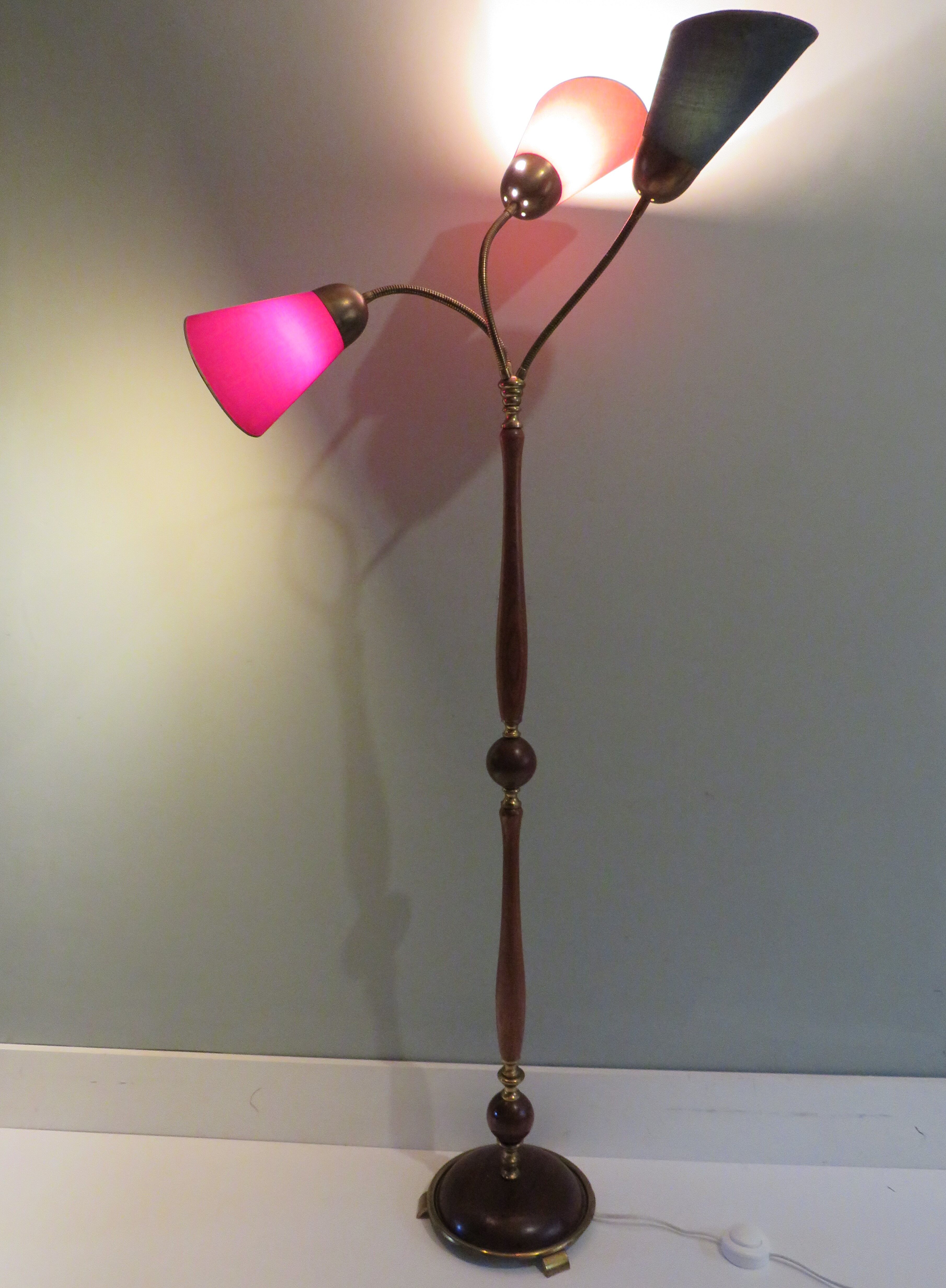 Lampadaire 1950 avec 3 abat-jours colorés