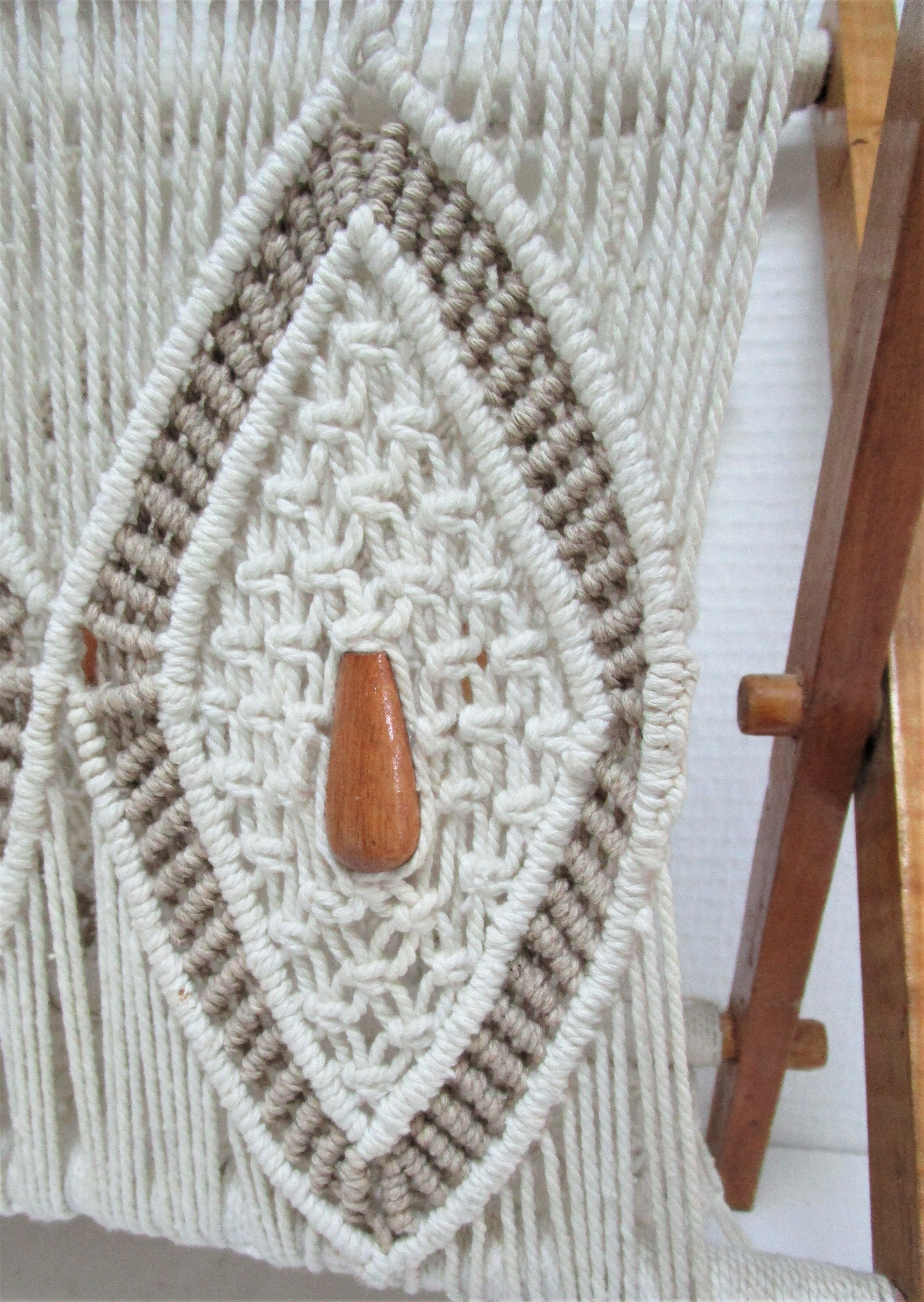 Magazine holder macramé cotton and vintage wood 70s
