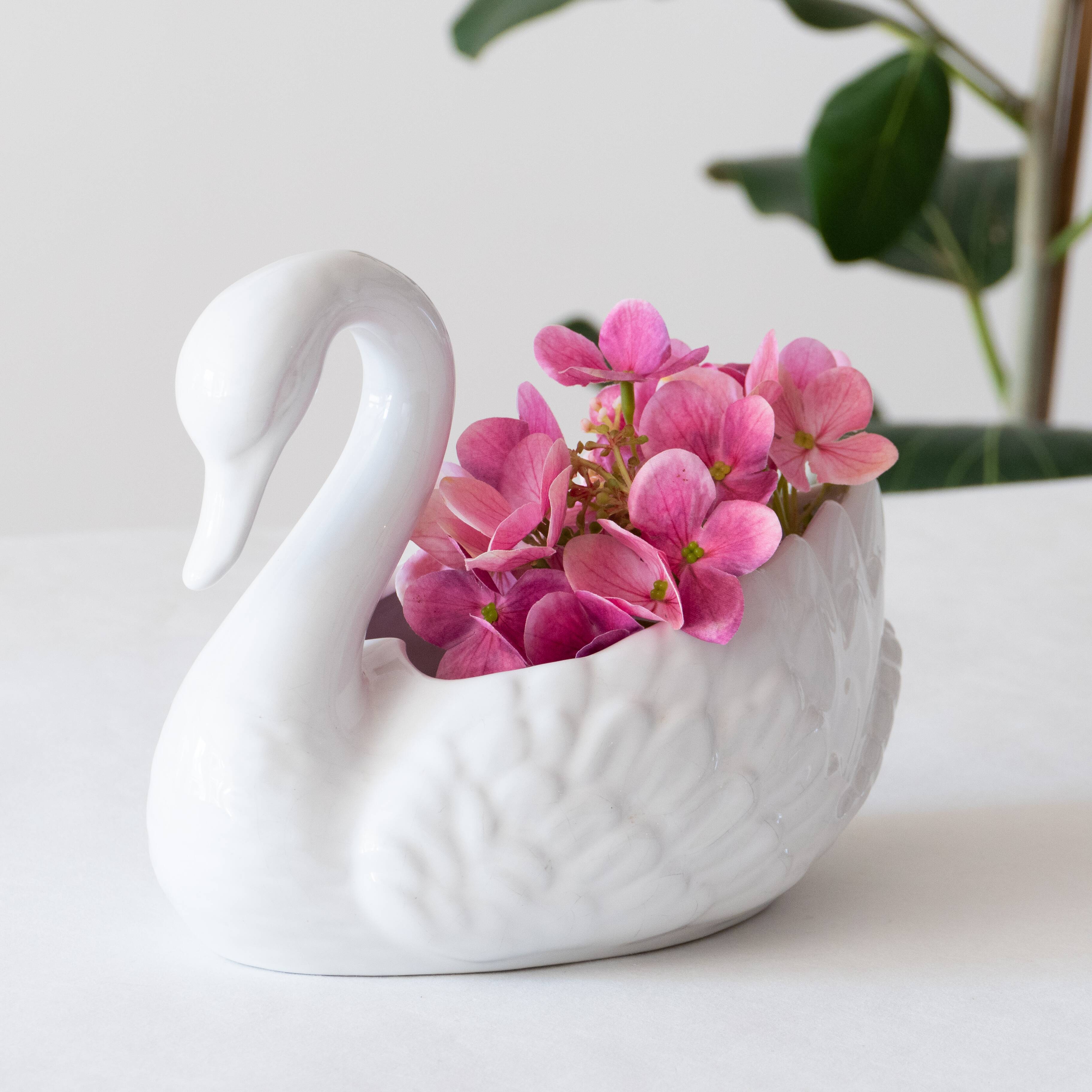 Antique porcelain white swan pot cover