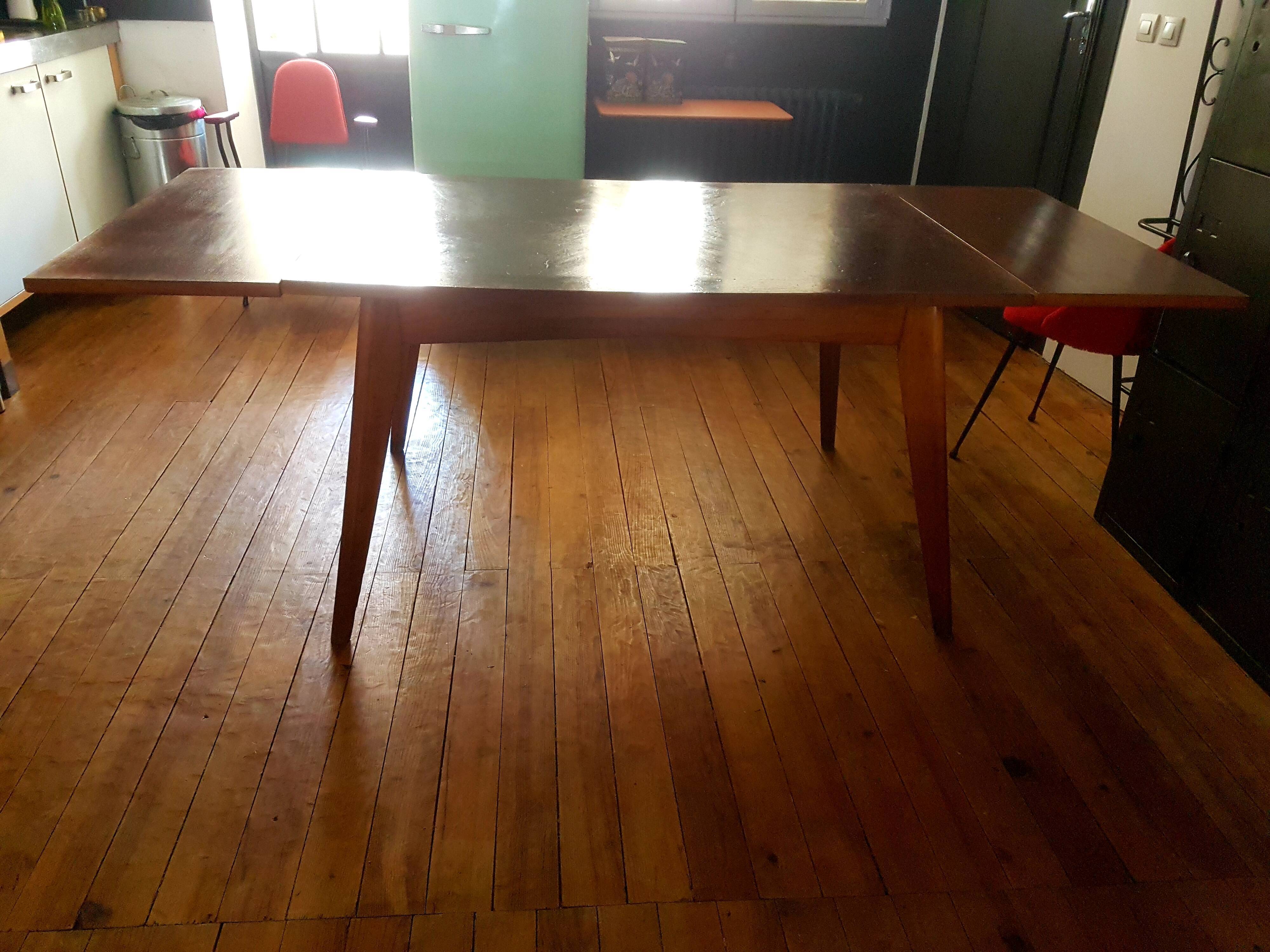 Scandinavian dining table with extensions