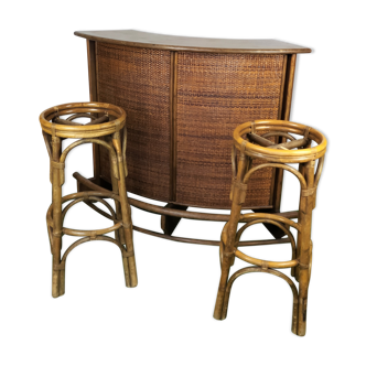 Bar and stools in rattan