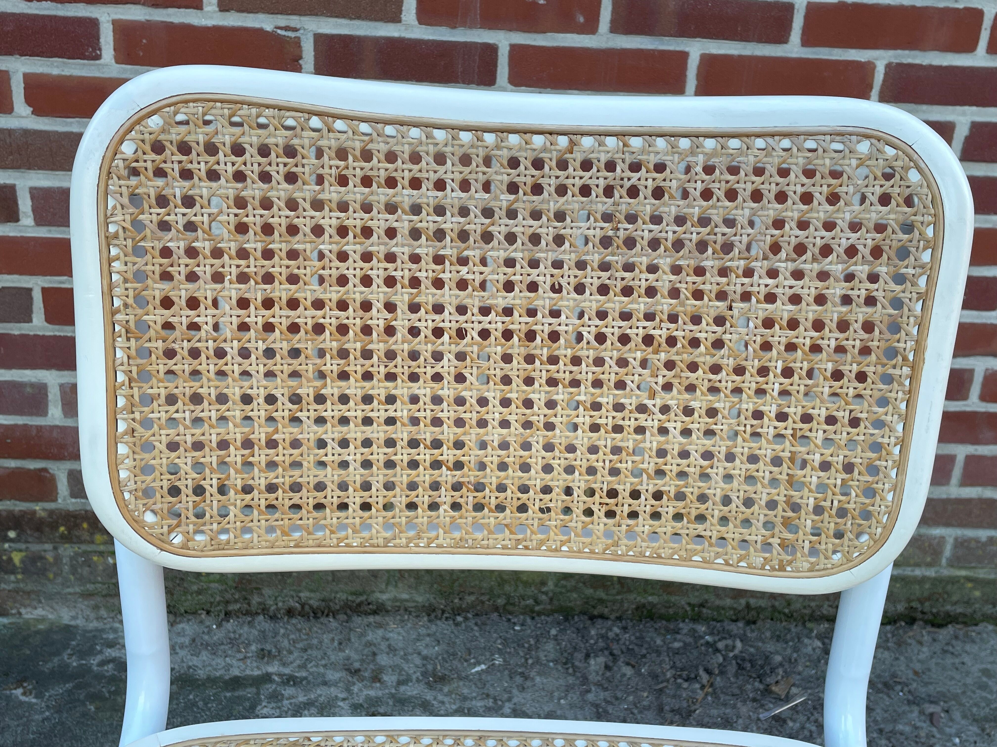 Set of 4 Cesca b32 model chairs in white