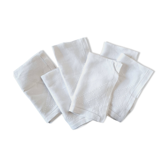 6 linen napkins with perforated lace for breakfast or lunch