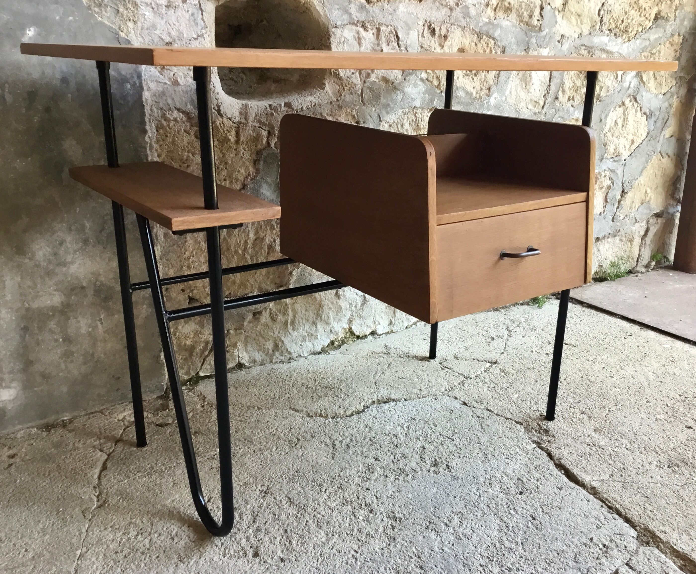 Modernist office with caisson, metal tubular structure, 1950