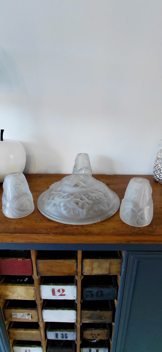 Set for Art Deco chandelier (1 cup, 3 globes)