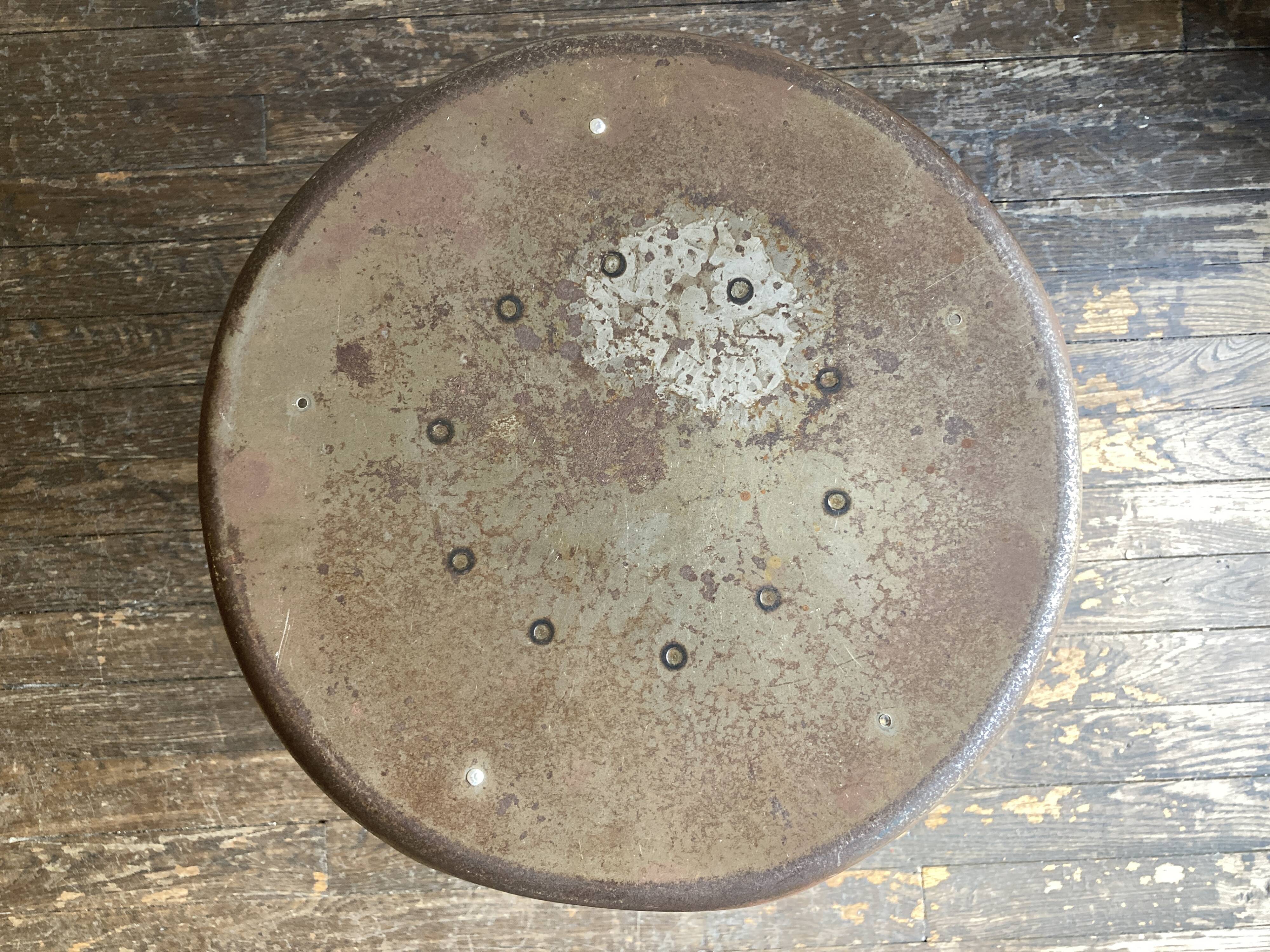 Tabouret à vis Nicolle 1950 en fer brut