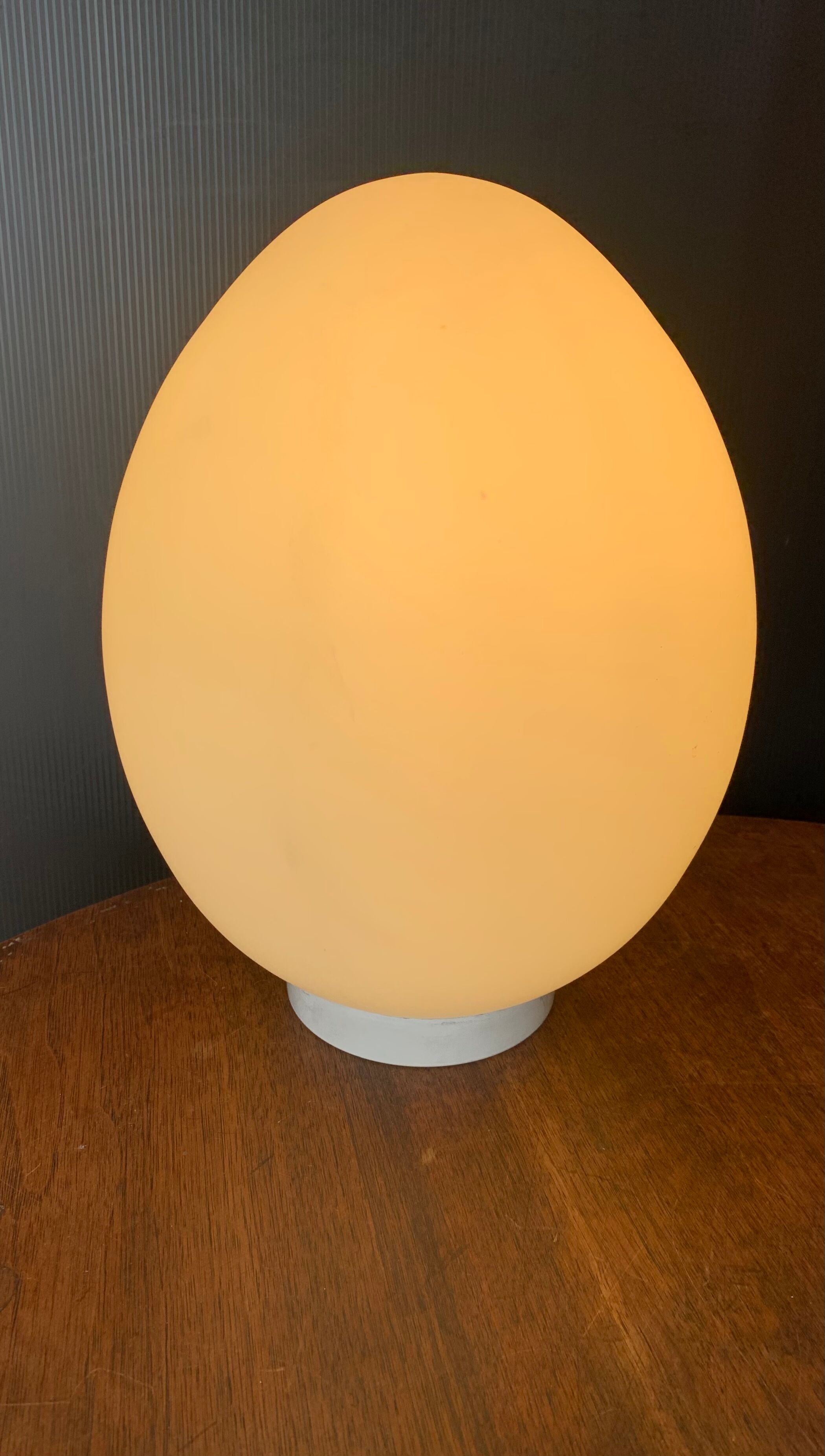 Laurel Egg Lamp