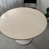 Tulip foot table