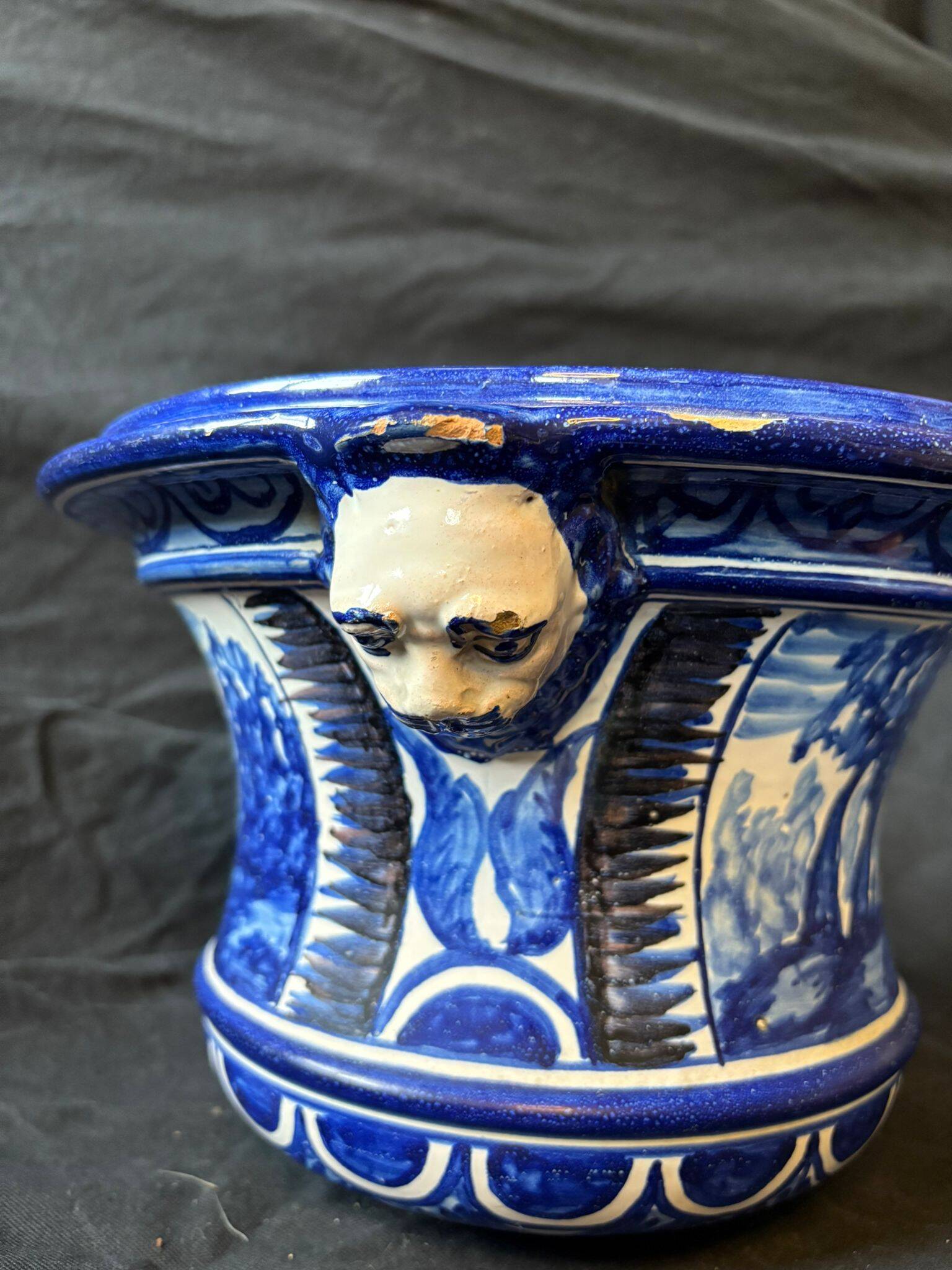 Nevers cache-pot