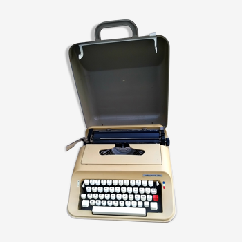 Underwood 319 typewriter