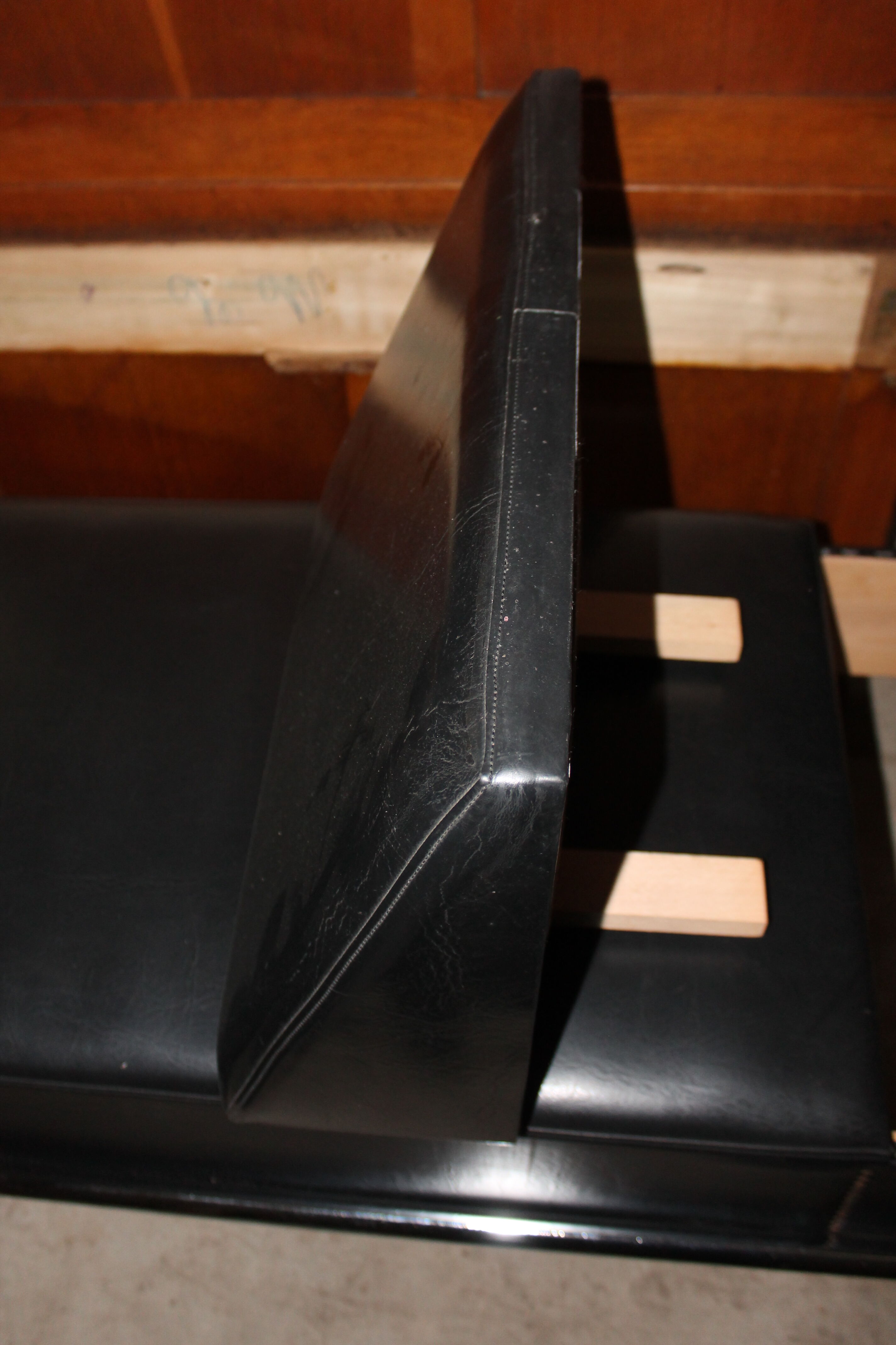 Bench in skai