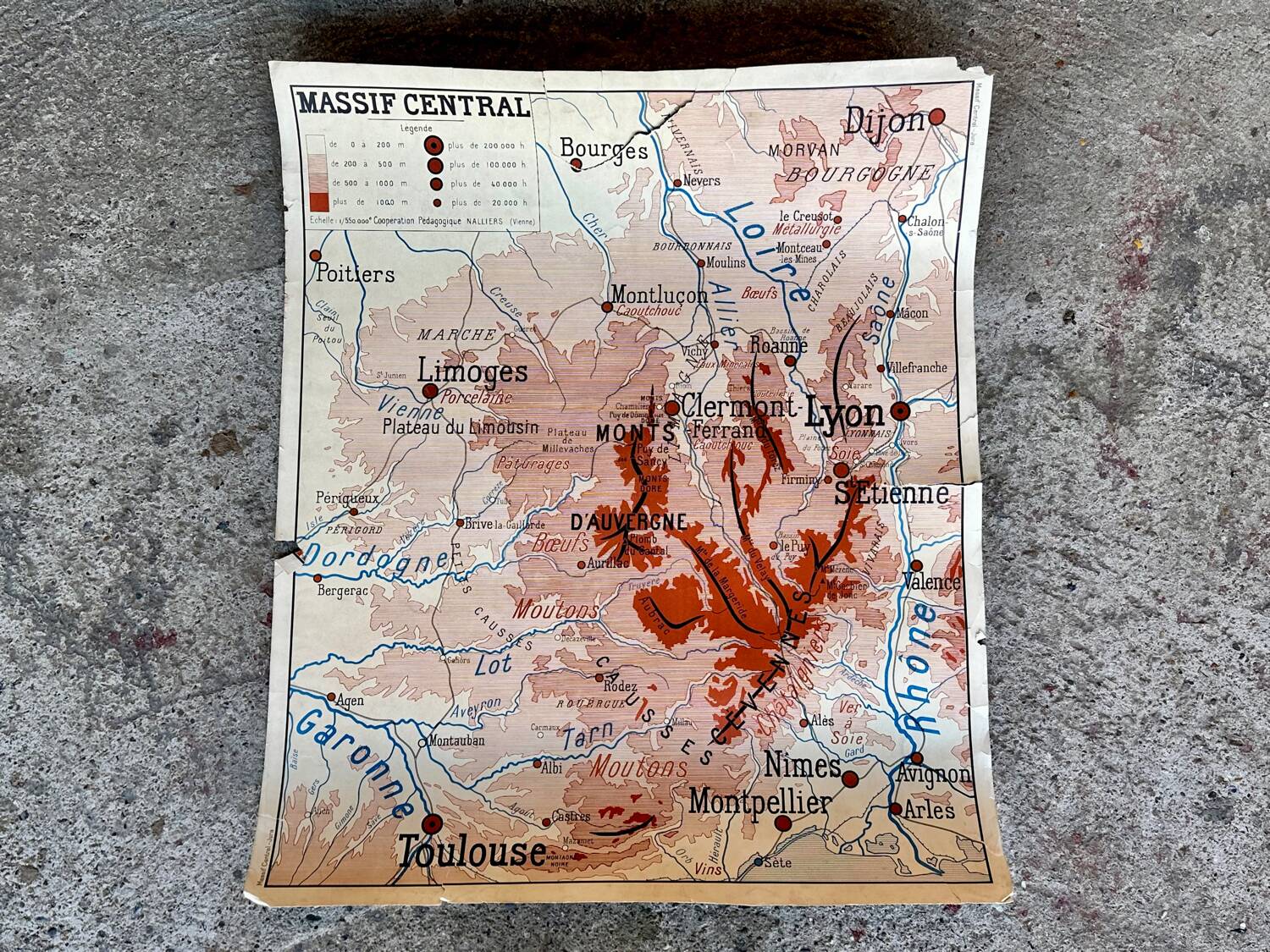 Massif central and Jura vintage school map