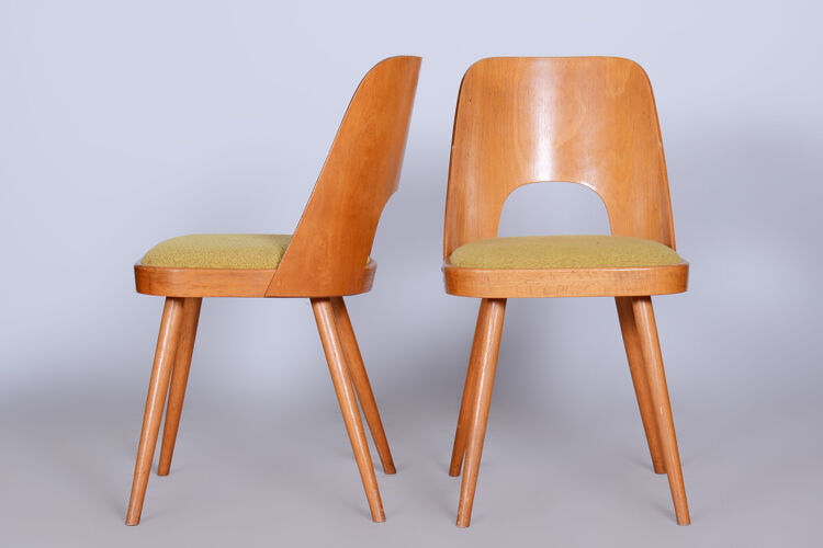 Ensemble de chaises en hêtre brun et jaune du milieu du siècle Oswald Haerdtl années 1950 Tchéquie
