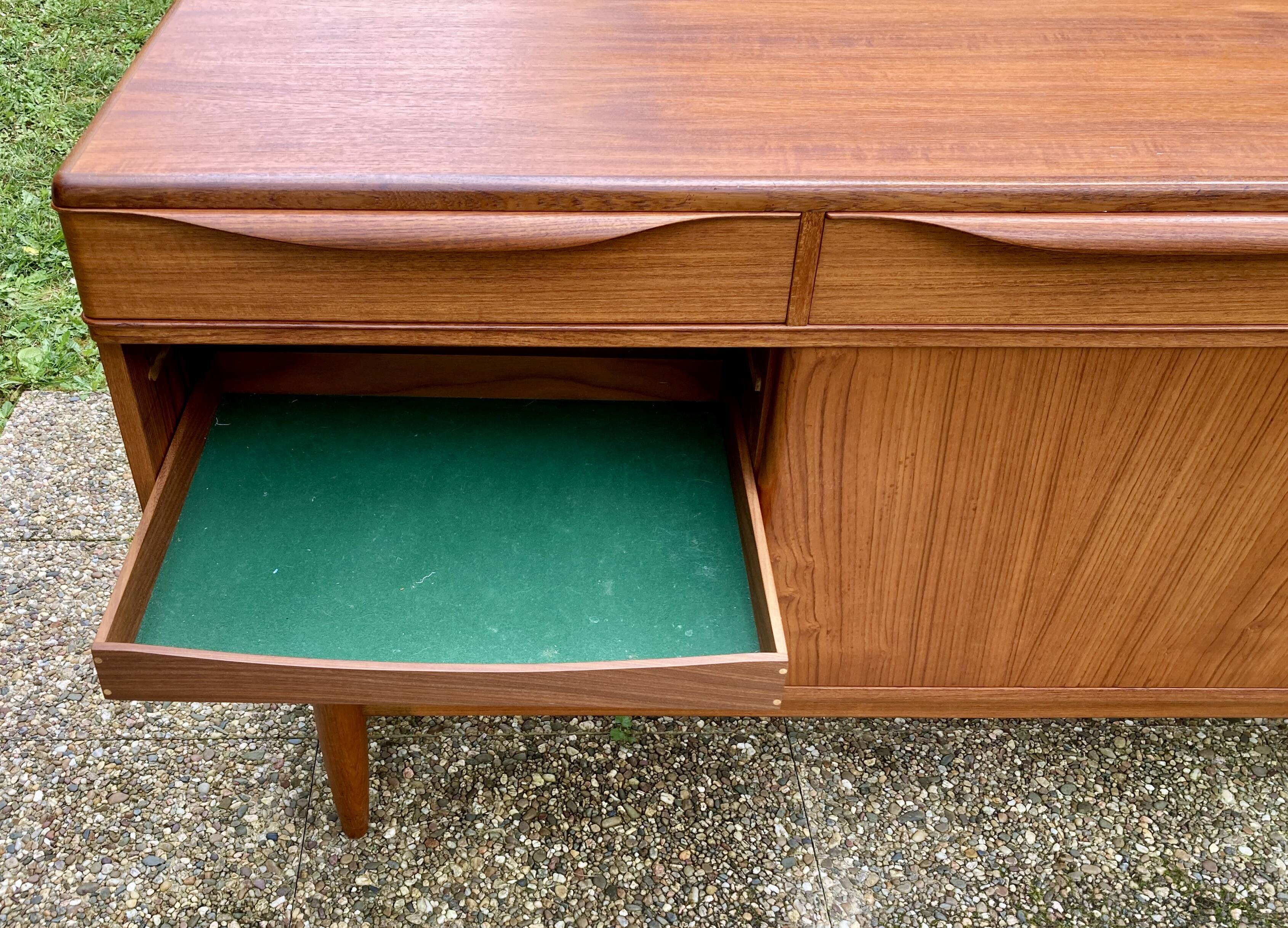 Enfilade by Johannes Andersen