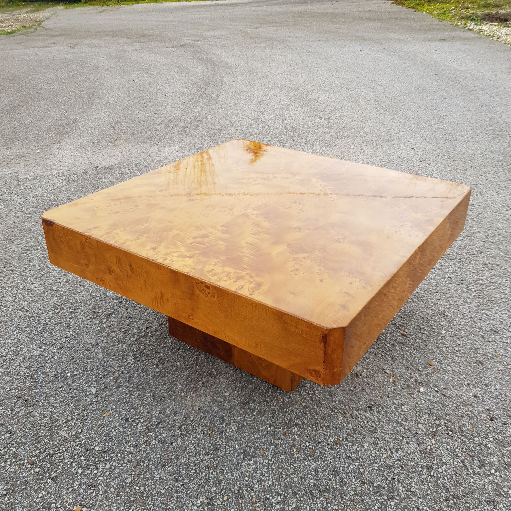 Sofa tip or coffee table