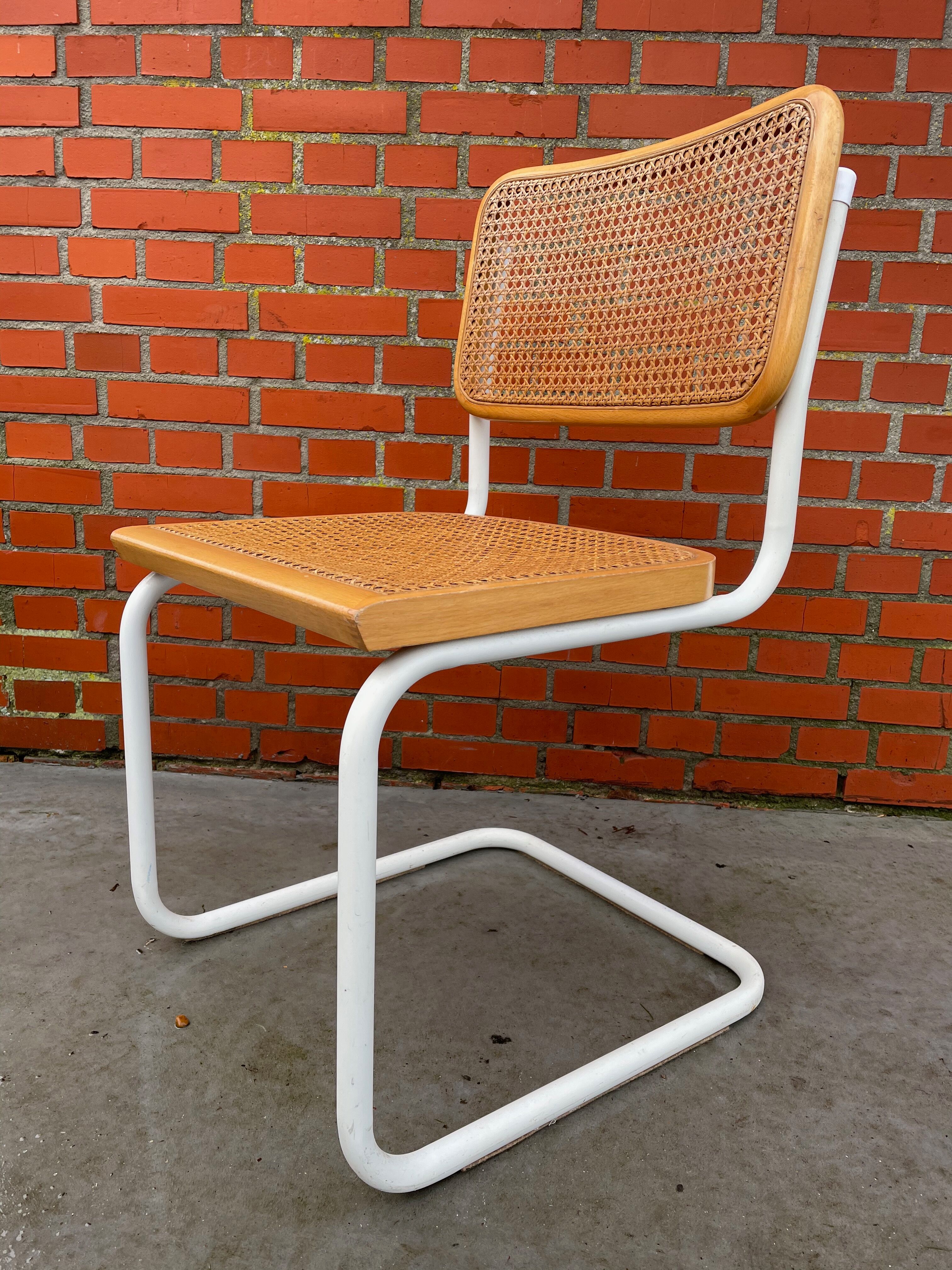 Ensemble de 4 chaises modèles Cesca de Marcel Breuer