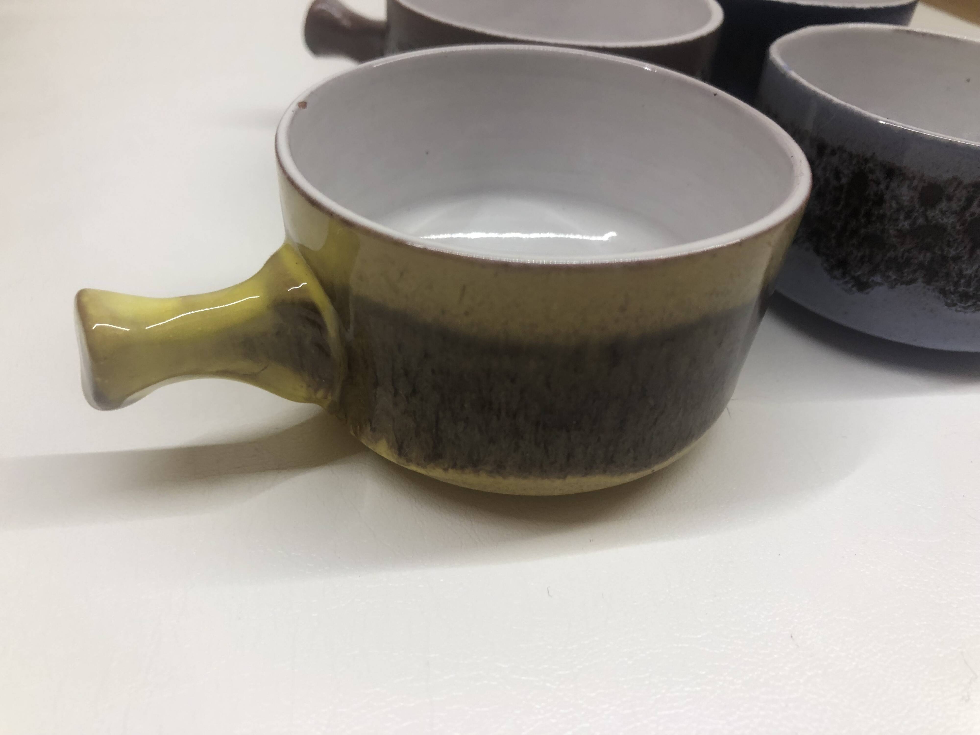 Set of 4 ceramic bowls