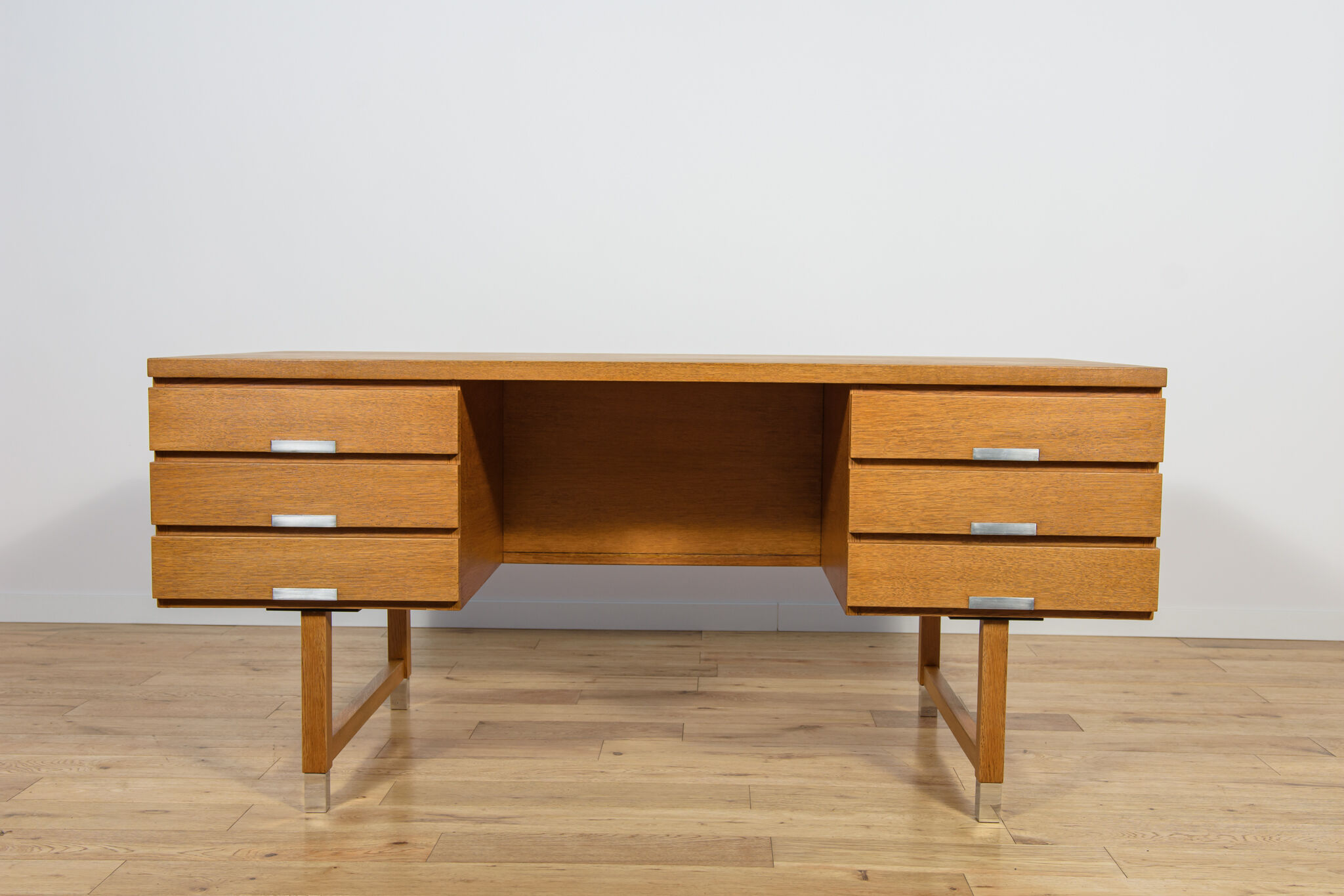 Mid-century modern oak desk from Eigil Petersens Møbelfabrik, Denmark, 1970s