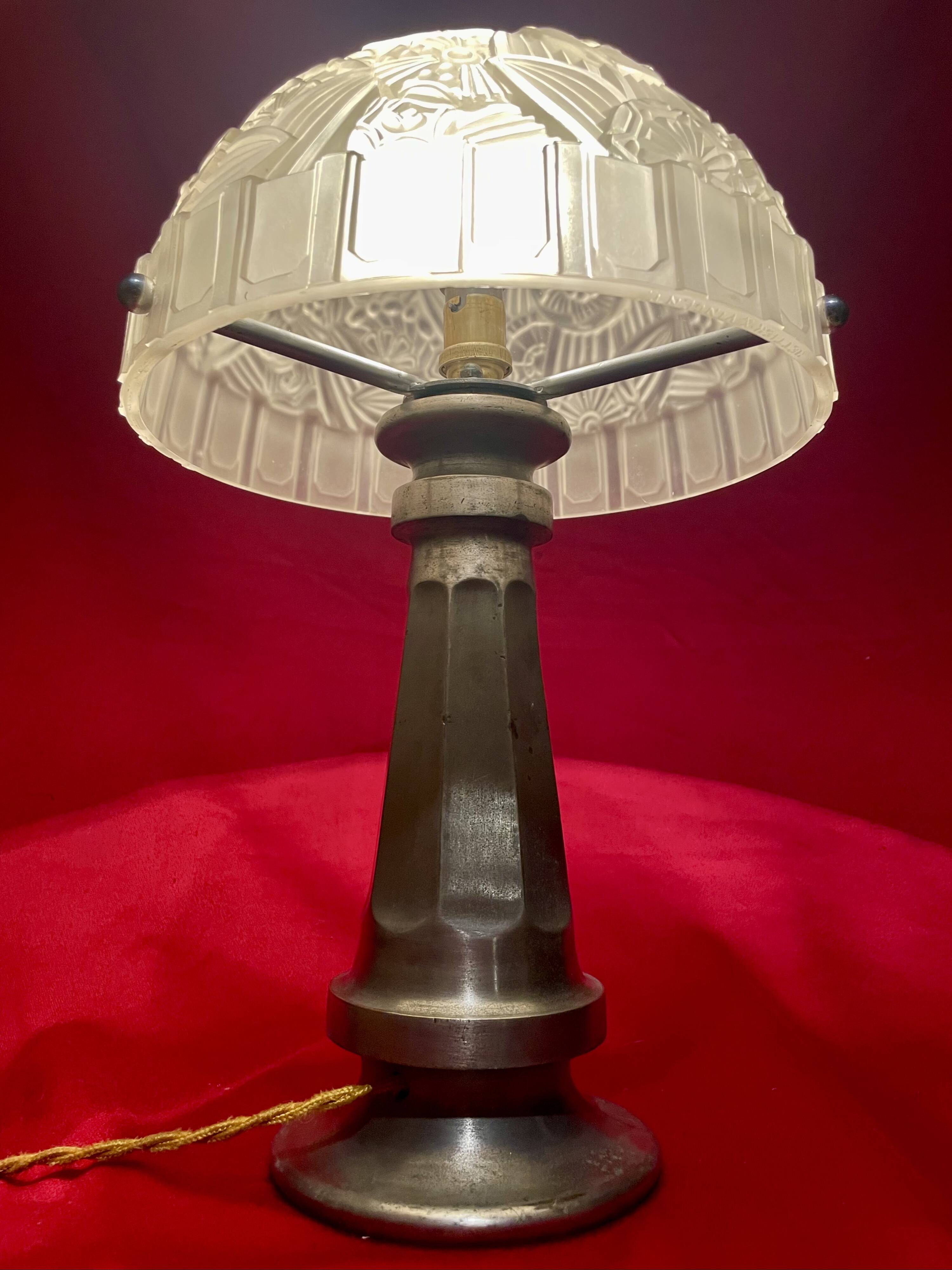 Vintage Art Nouveau lamp signed "Hettier et Vincent", from the 1920s