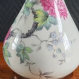 Porcelain table lamp with floral decoration