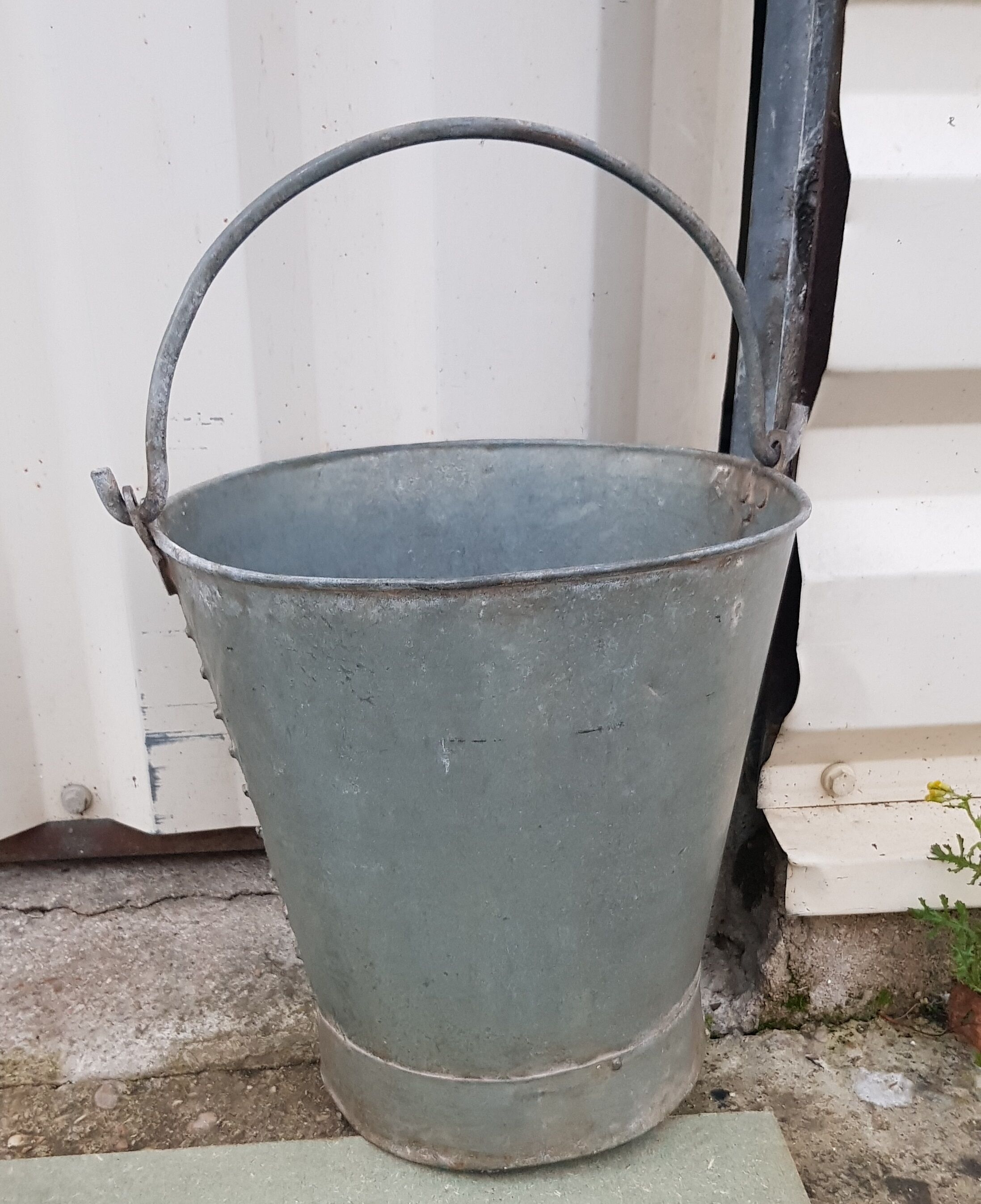 Old thick zinc farmhouse seal