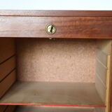 Low-curtained double-curtained cabinet