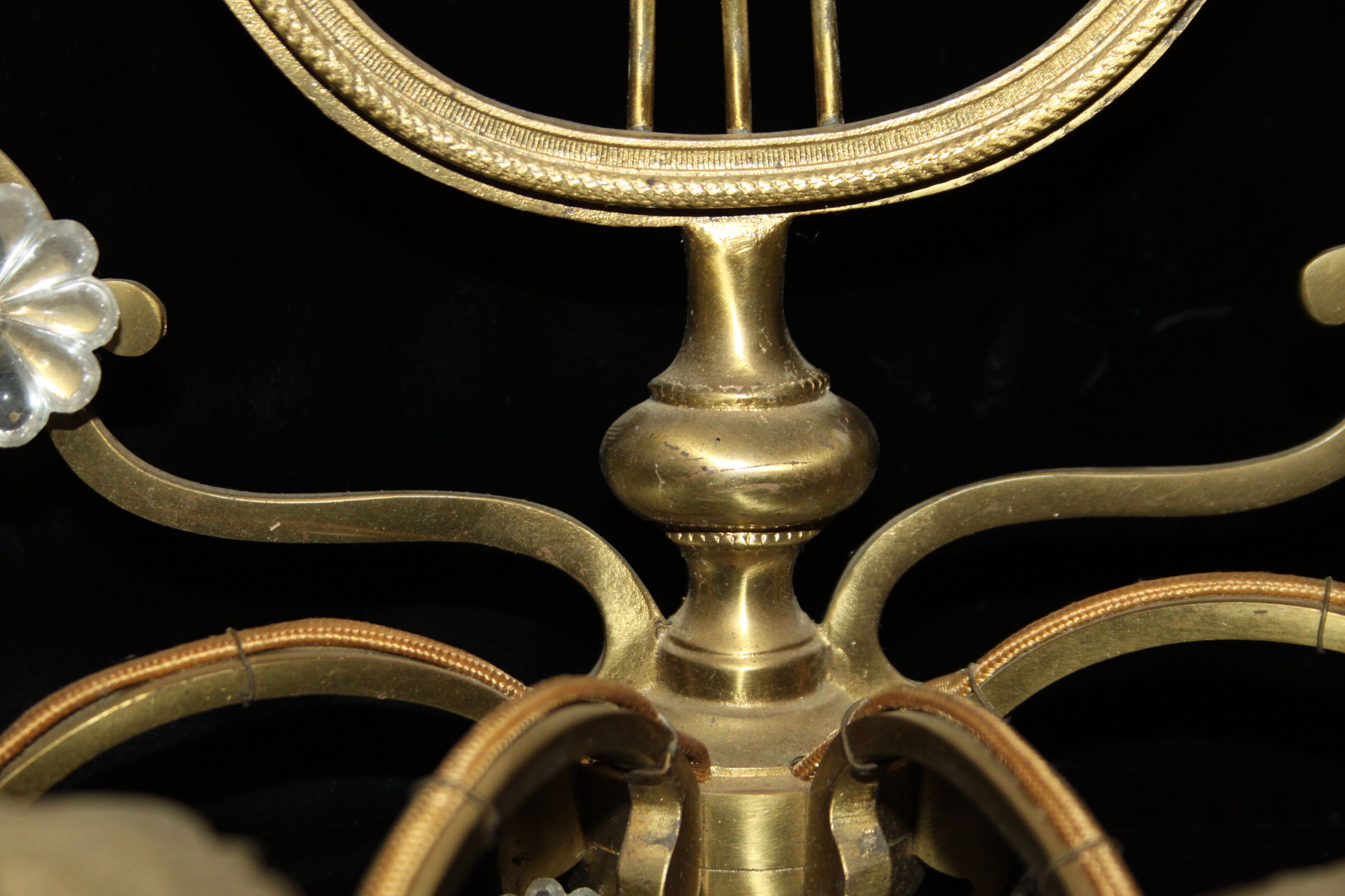 Wall lamp in gilded bronze