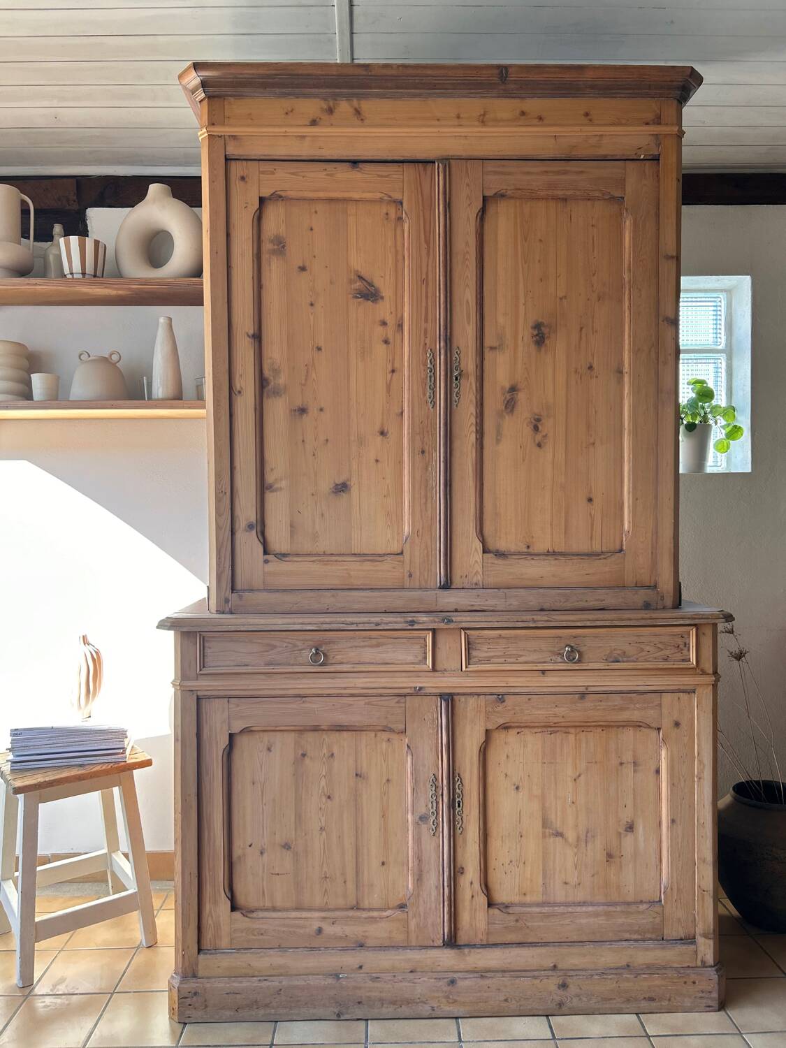 Two-piece dresser