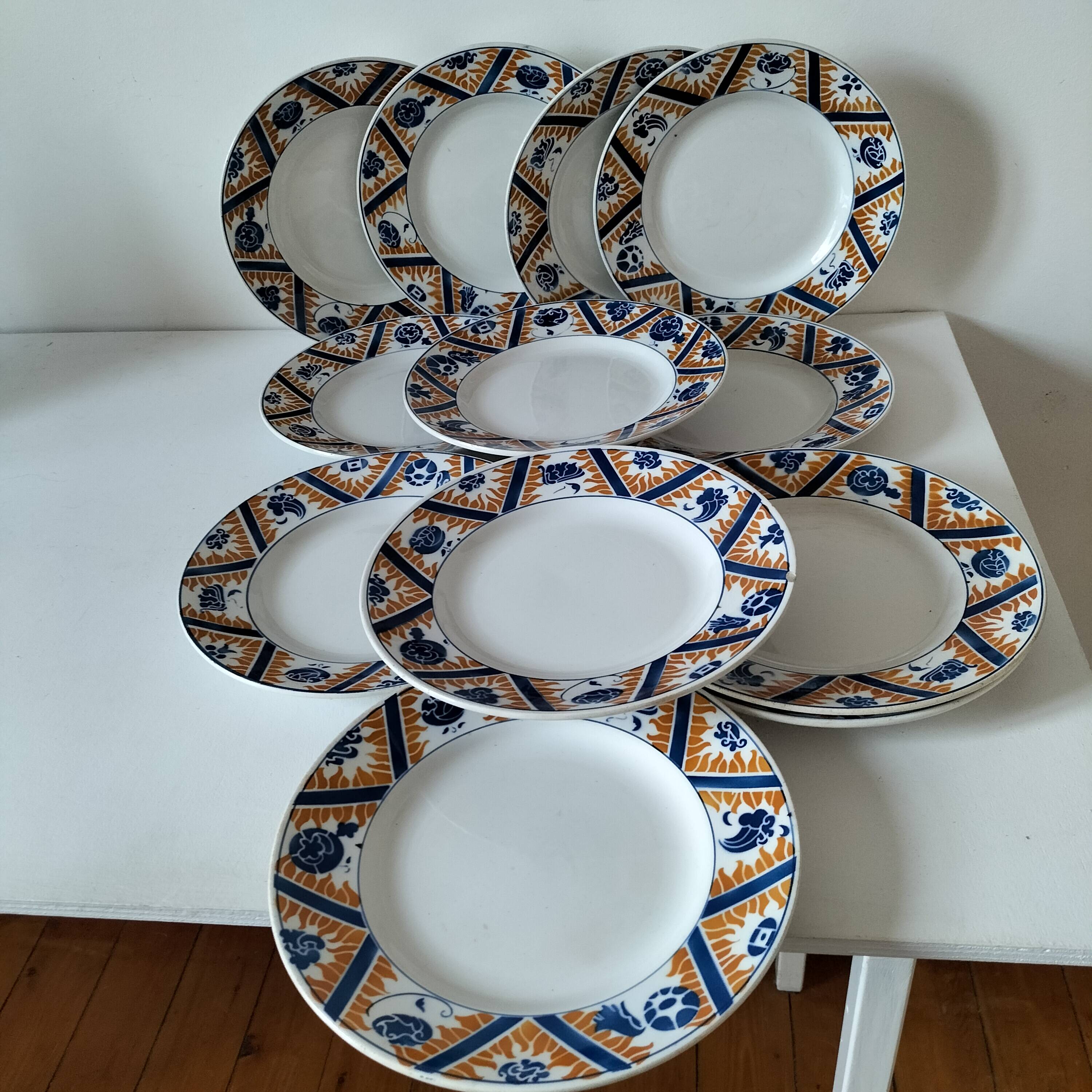 Moulin des Loups model Canada plates