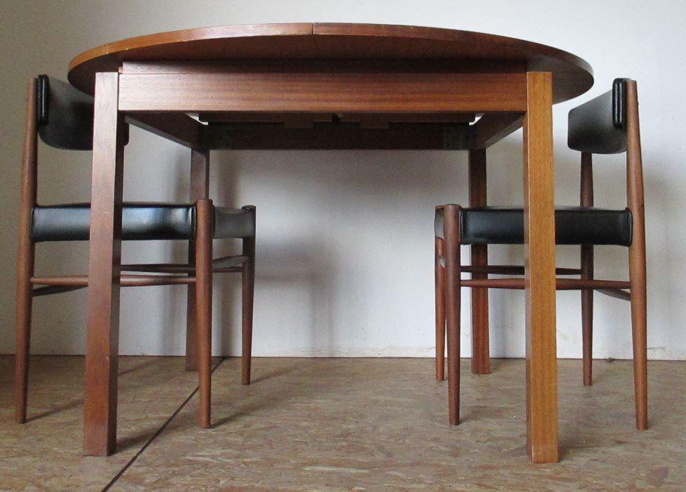 Mr. Gascoin's alvéole, round table