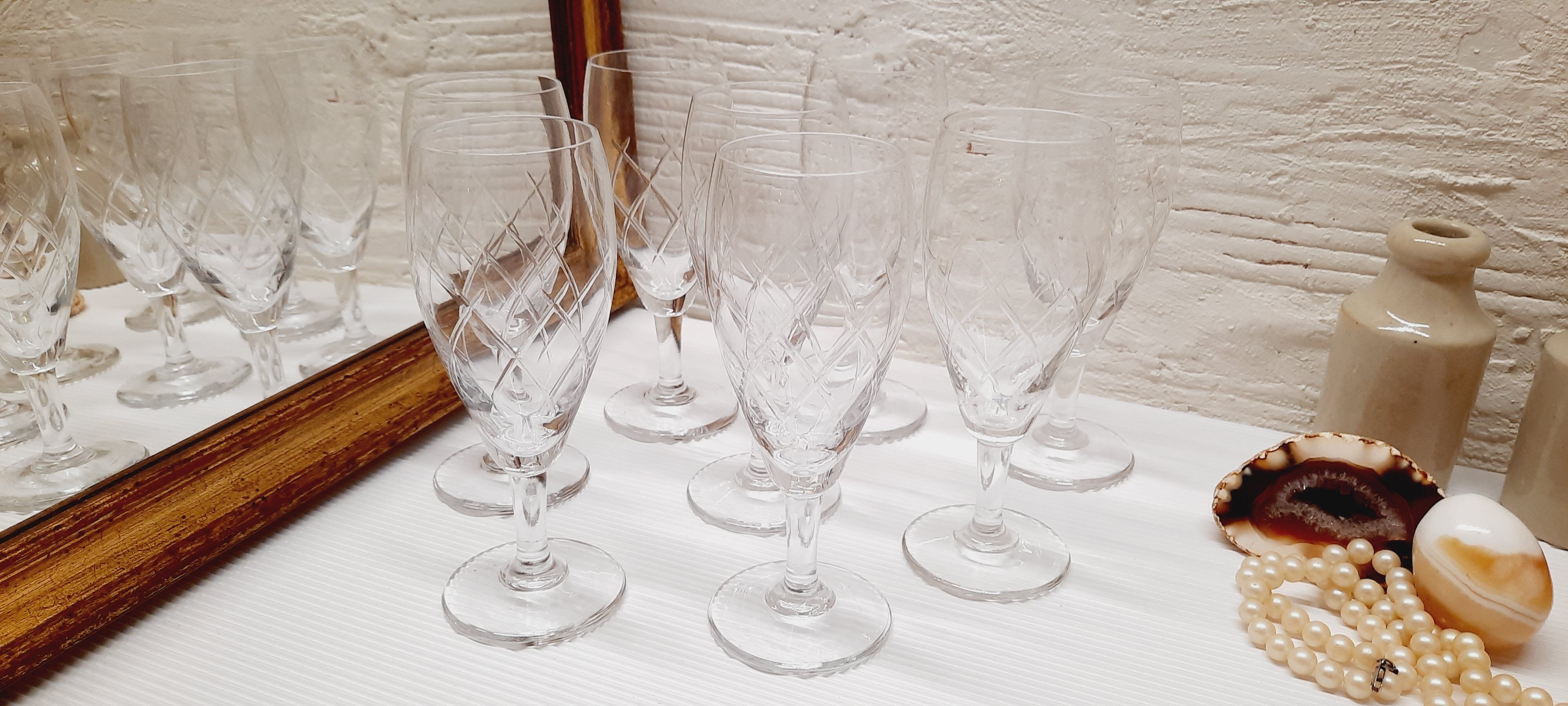 Set 8 glasses champagne glass chiseled