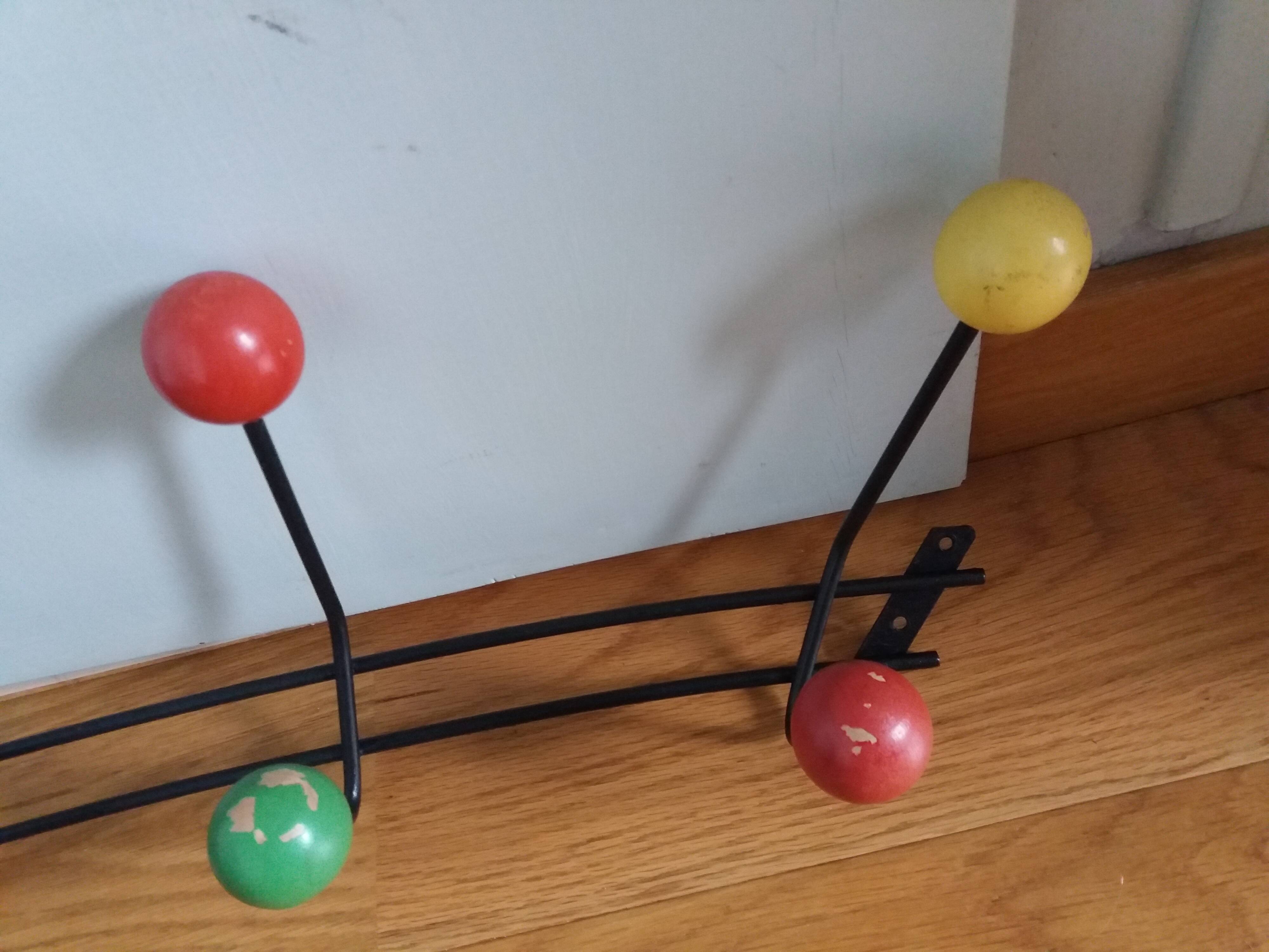 Ball coat rack