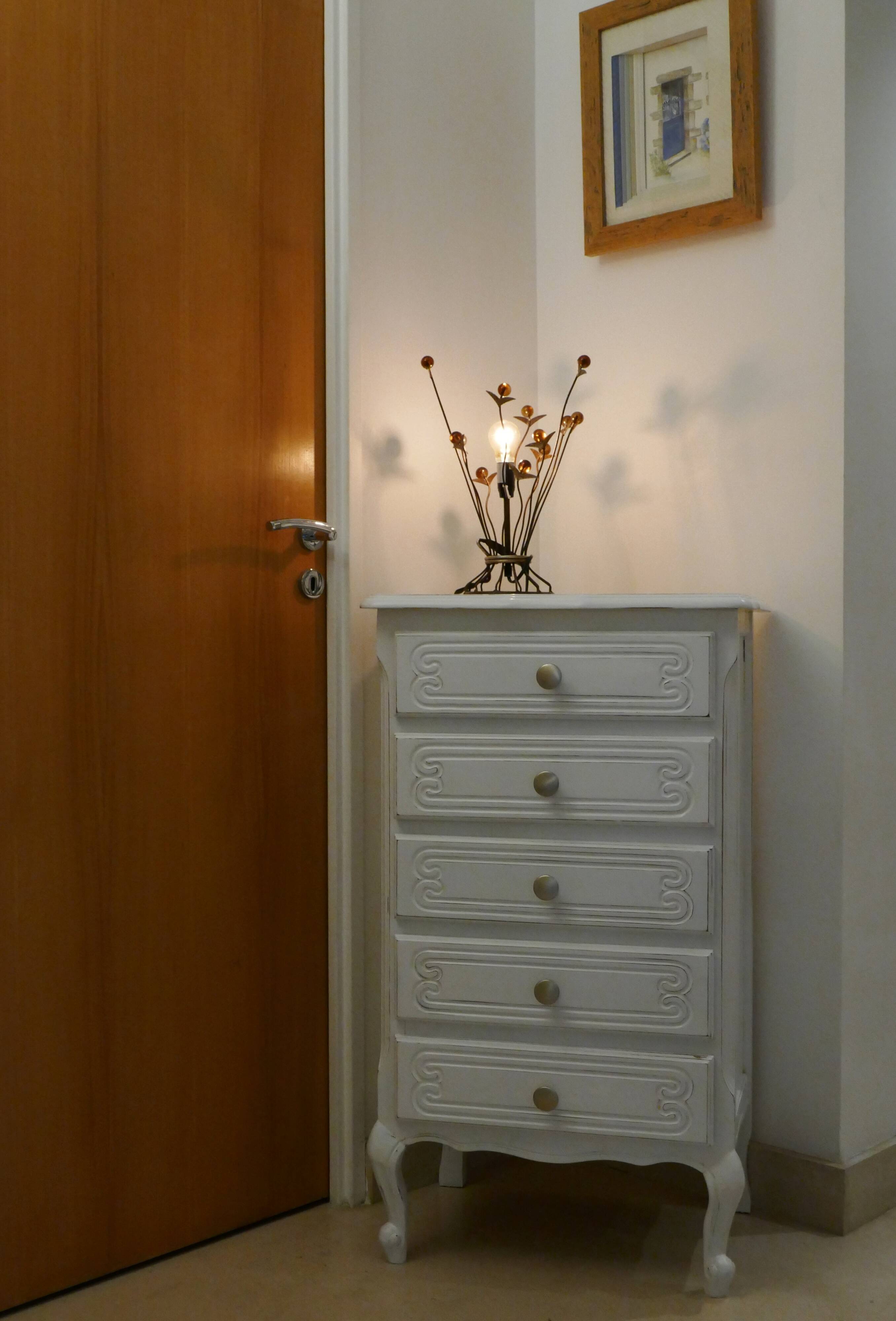 White shabby chiffonier