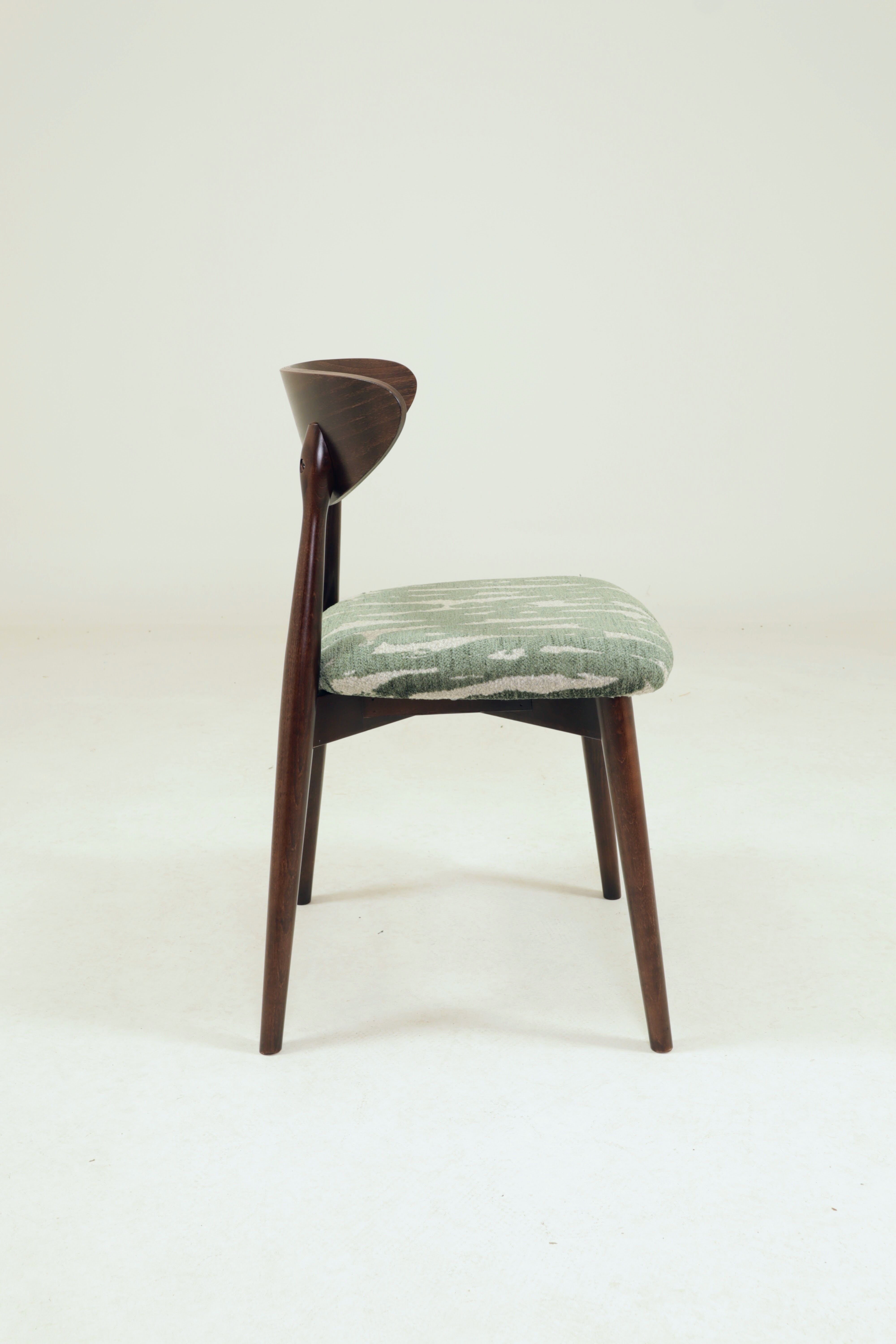 Modern set of 6 dining chairs, jacquard upholstery with patterns.