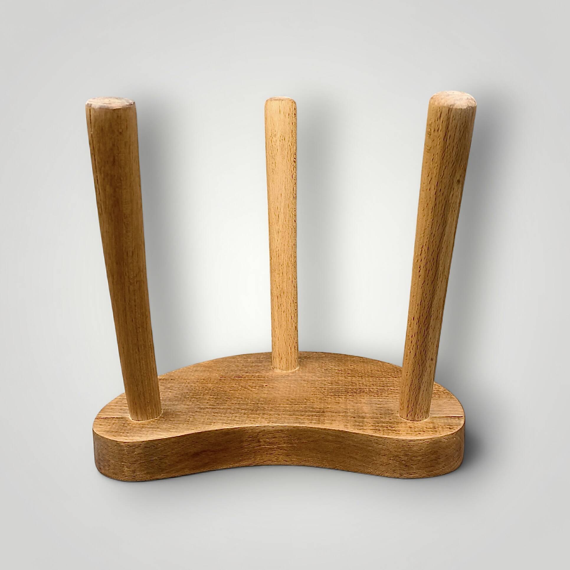 Vintage solid wood tripod stool – 50s bean model