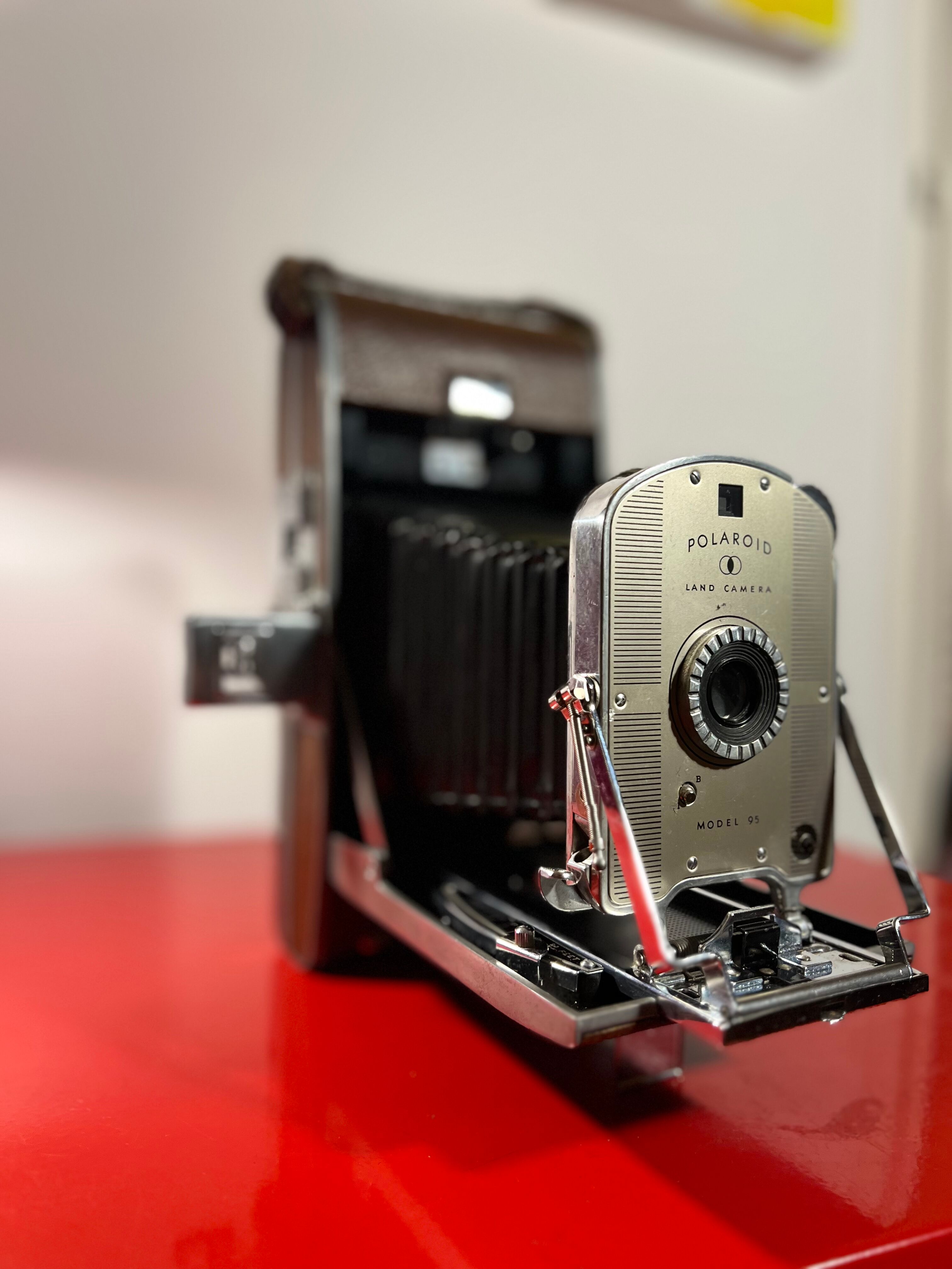 Polaroid land camera model 95