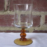 6 vintage stemmed glasses in very good condition