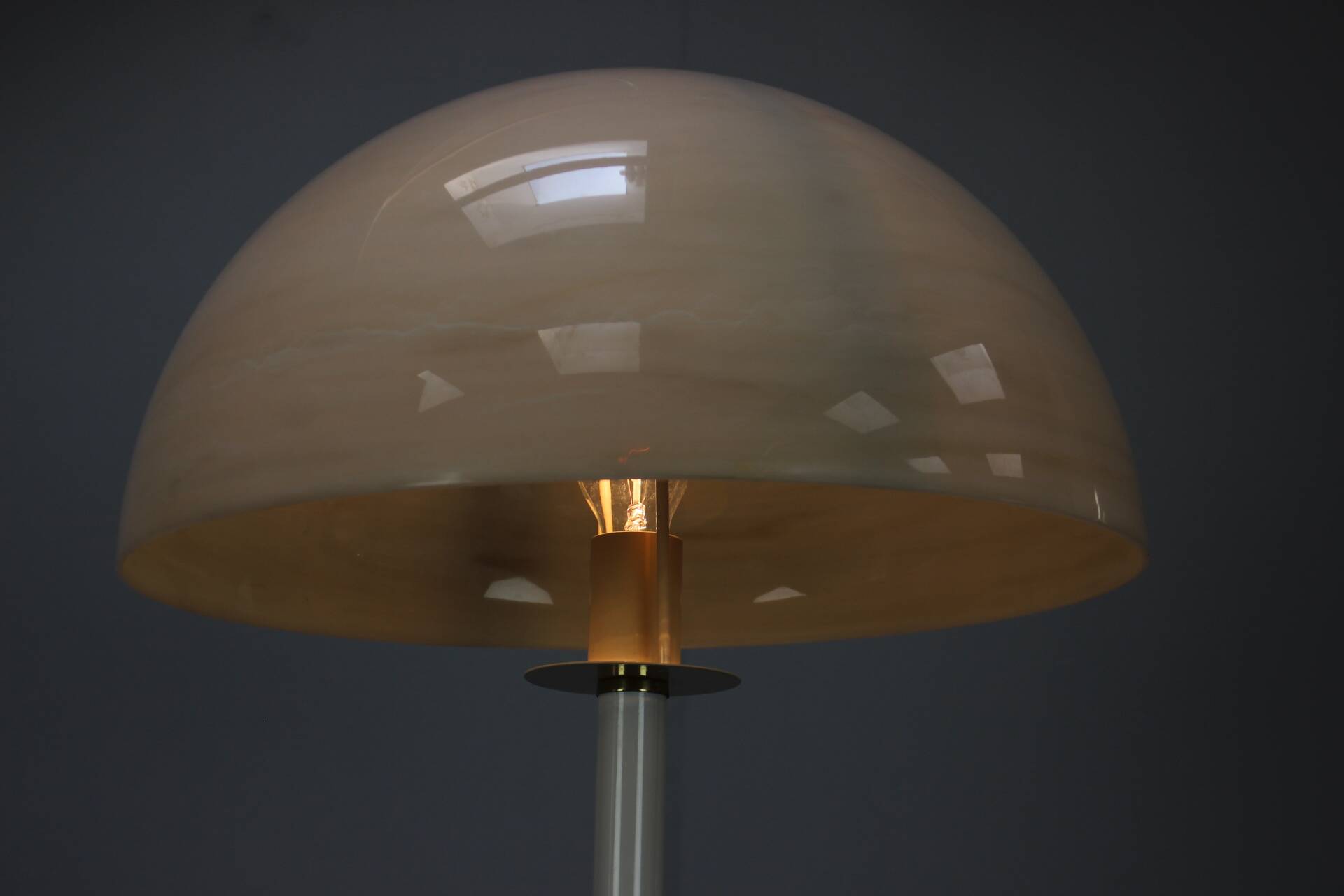 Lampadaire en métal et plastique blanc, Allemagne 1970