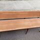 Grand banc d'école vintage 170 cm de 3/4 places en bois brut poncé métal 19