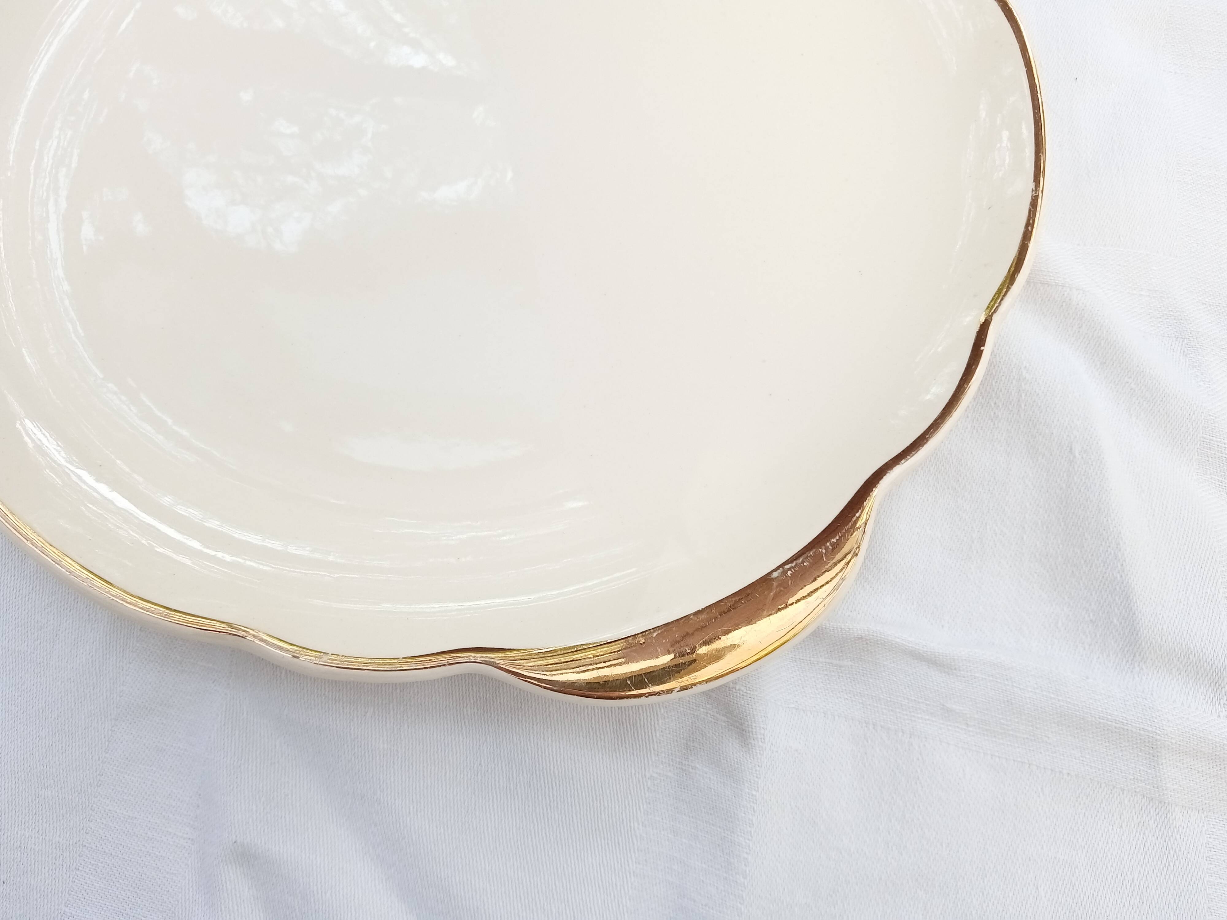 Set of 12 Villeroy & Boch dessert and dish plates